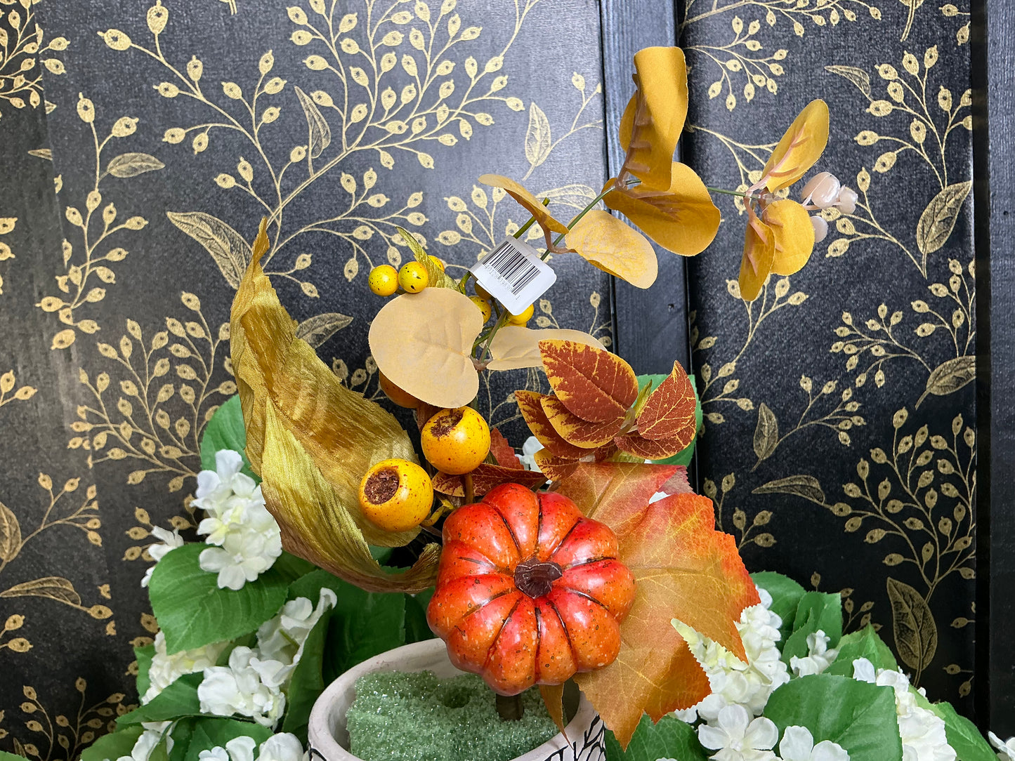 Pumpkin Crater Berry Maple Pick