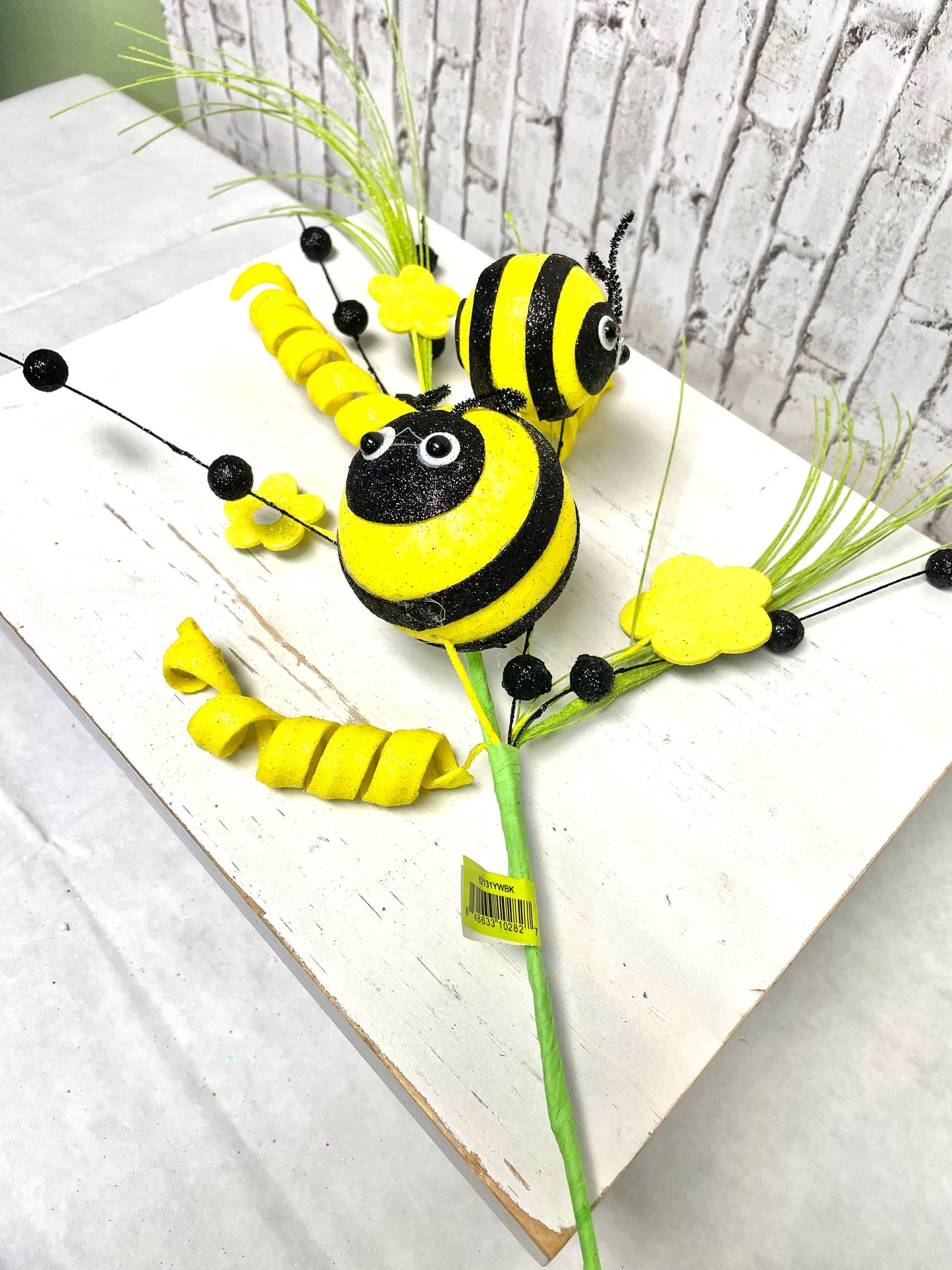 bee and flower spray, fat bumble bee spray