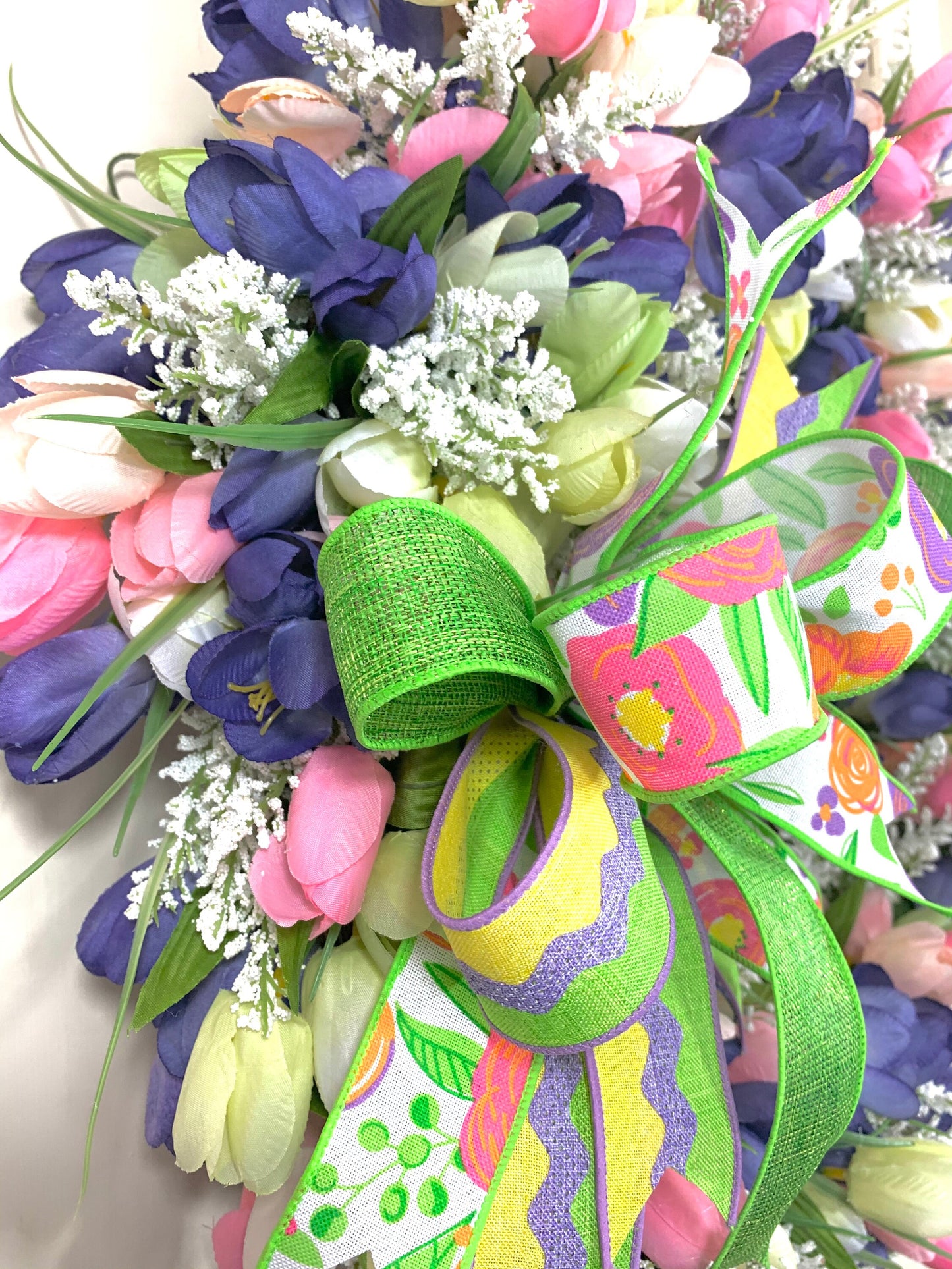 Tulip wreath, spring tulip wreath, summer tulip wreath, spring wreaths, summer wreaths, tulip door hanger, shippping included