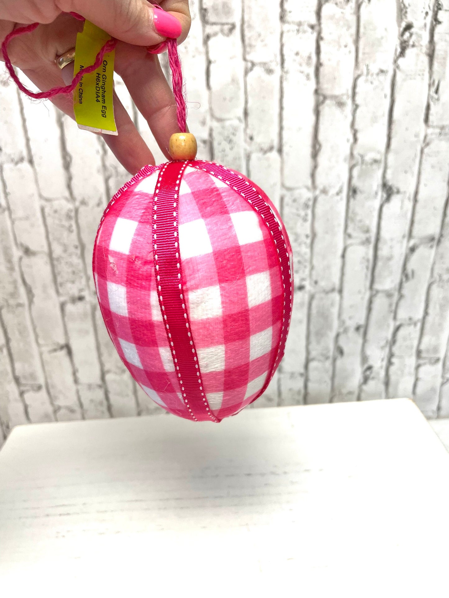 Gingham hot pink orn egg