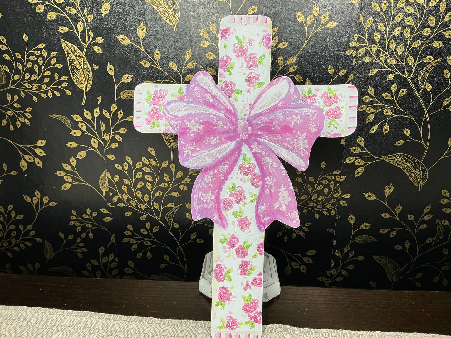 Pink cross with bow - Round Top Collection
