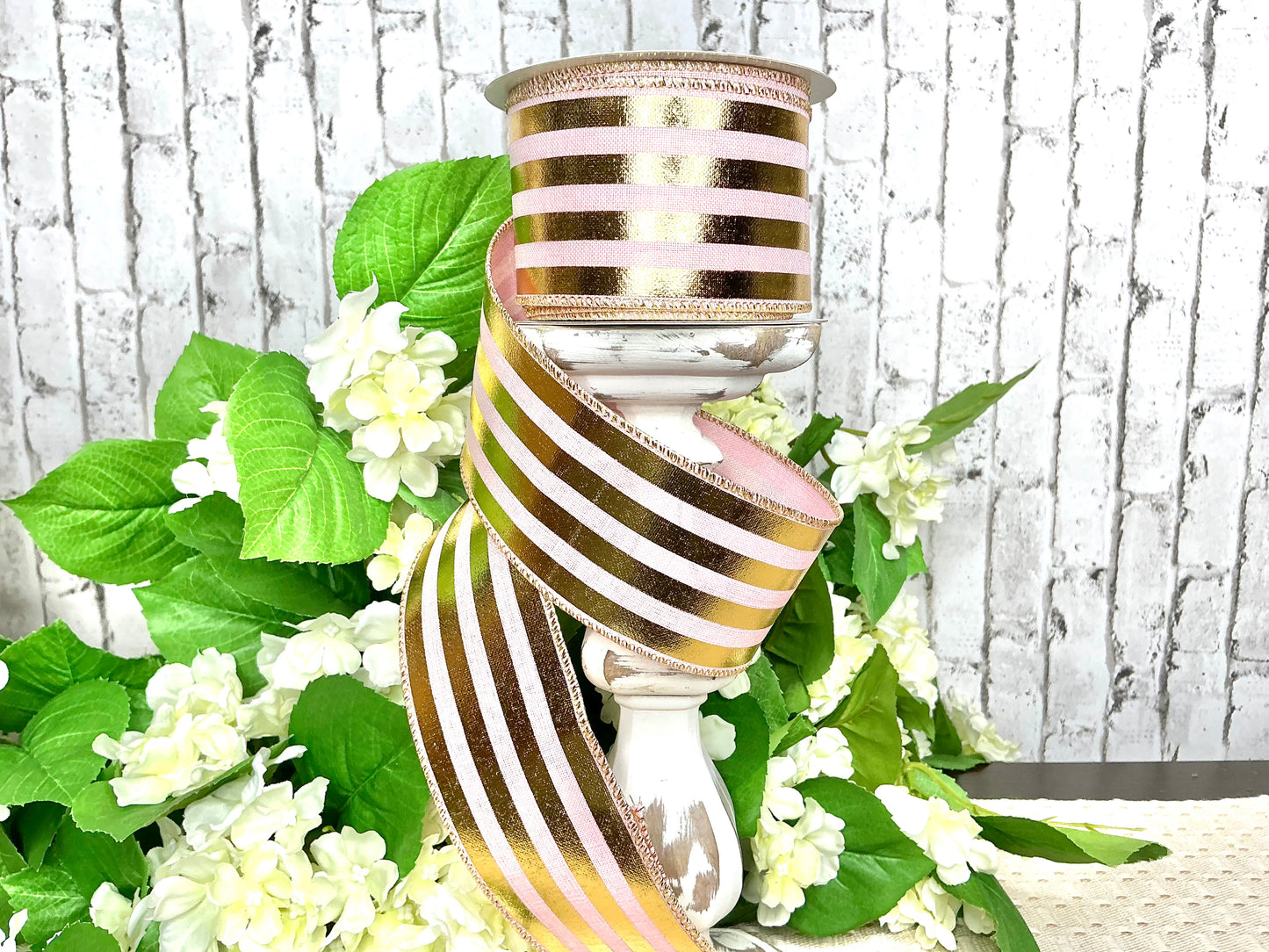 Pink and gold striped ribbon, RGE142915