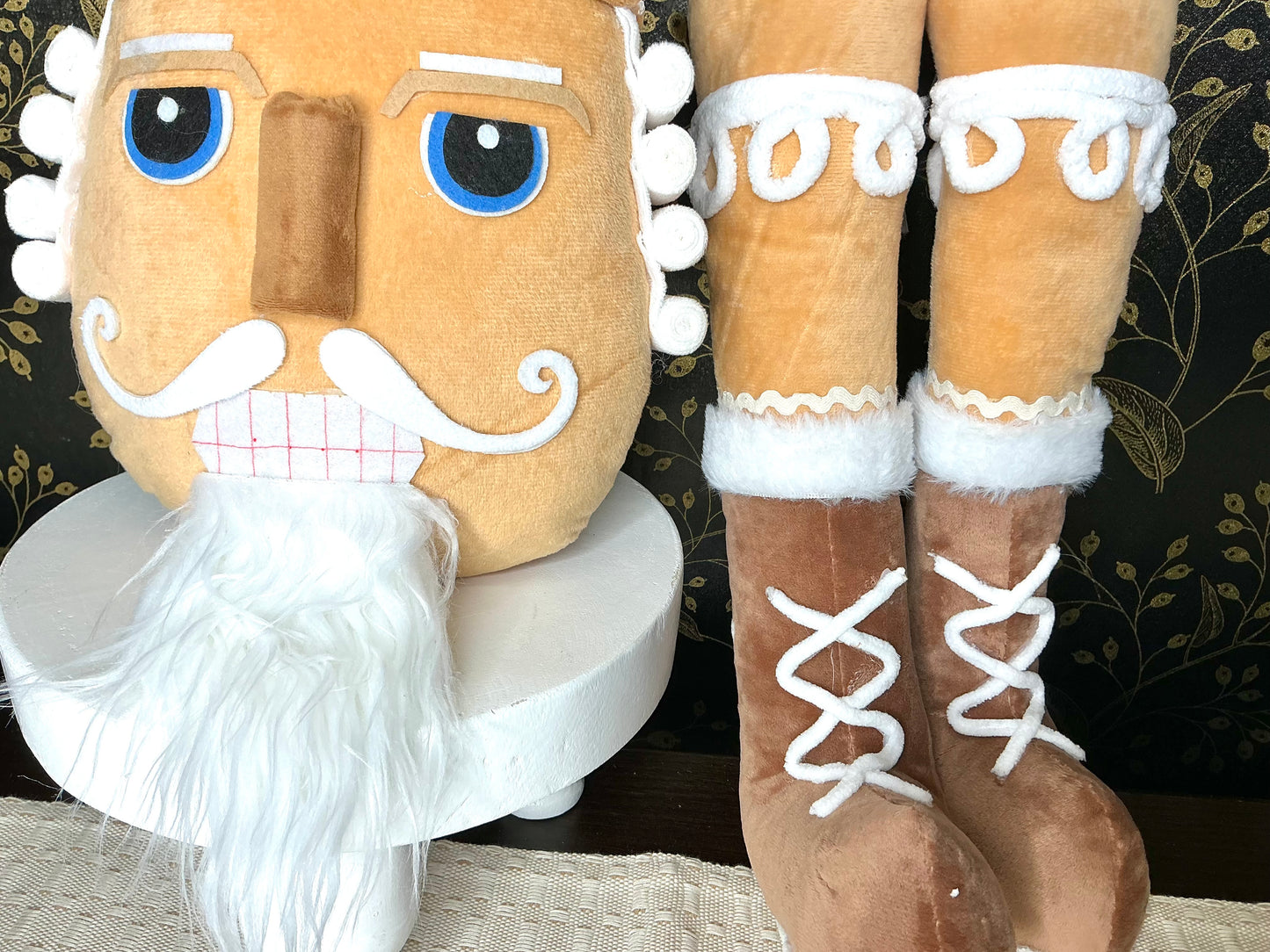 Plush Gingerbread Nutcracker Chef Set, Wreath attachment