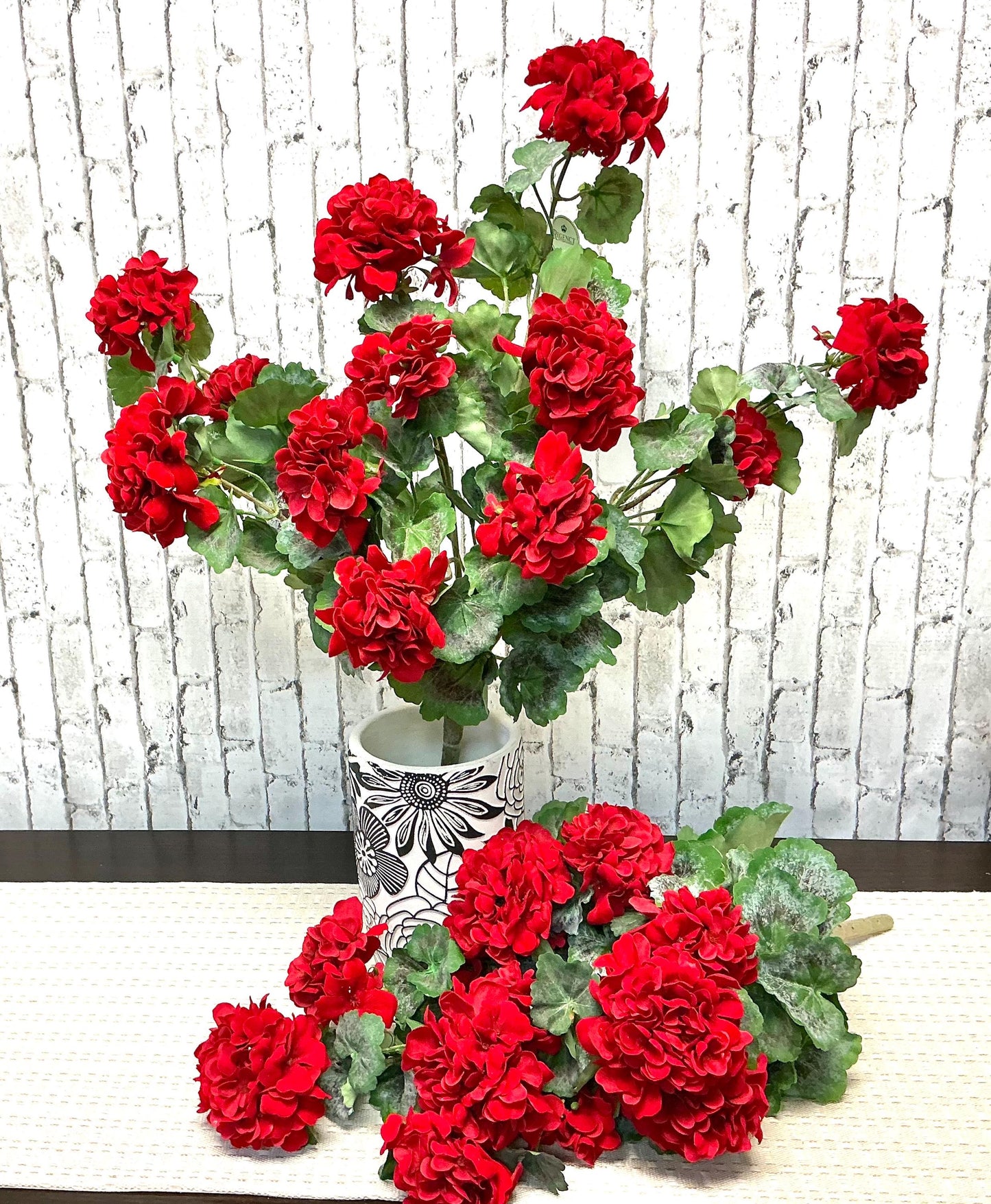 Hanging Summer Geranium Plant X12, 22”, Real Touch, Red Geranium, MTF21533