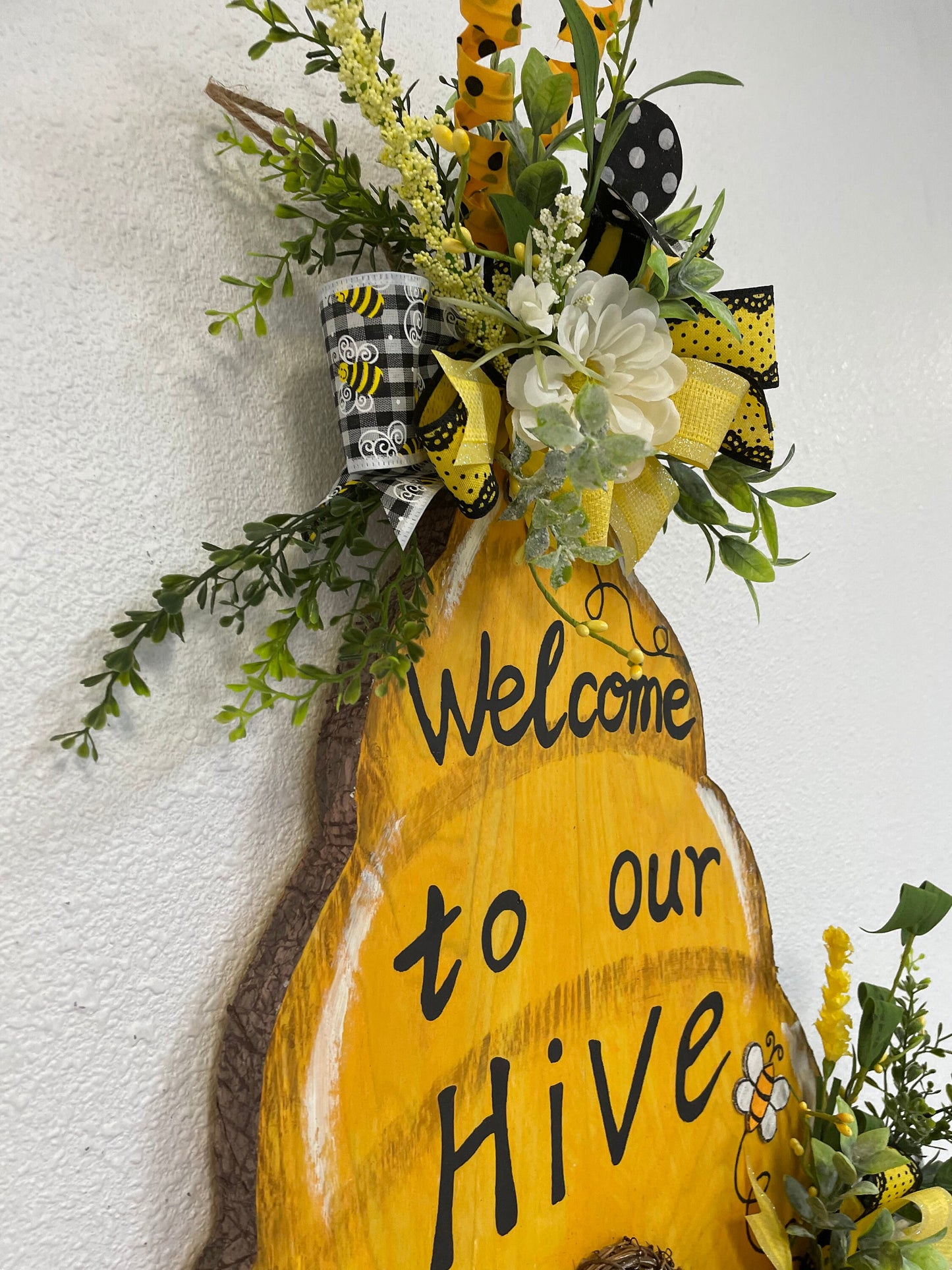 Everyday wreath, bee wreath, summer wreath, spring wreath, bee door hanger, summer door hanger, shipping included in price
