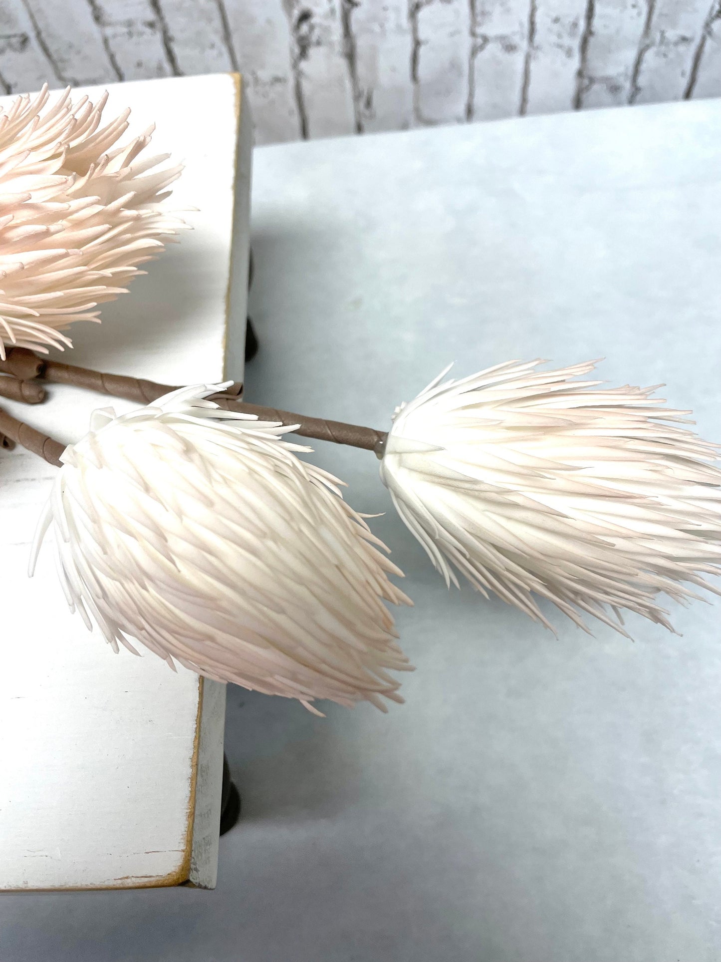 Cream thistle spray, MTF22576, medium thistle spray, cream flowers, Ivory flowers, everyday flower, spring flower, fall flower