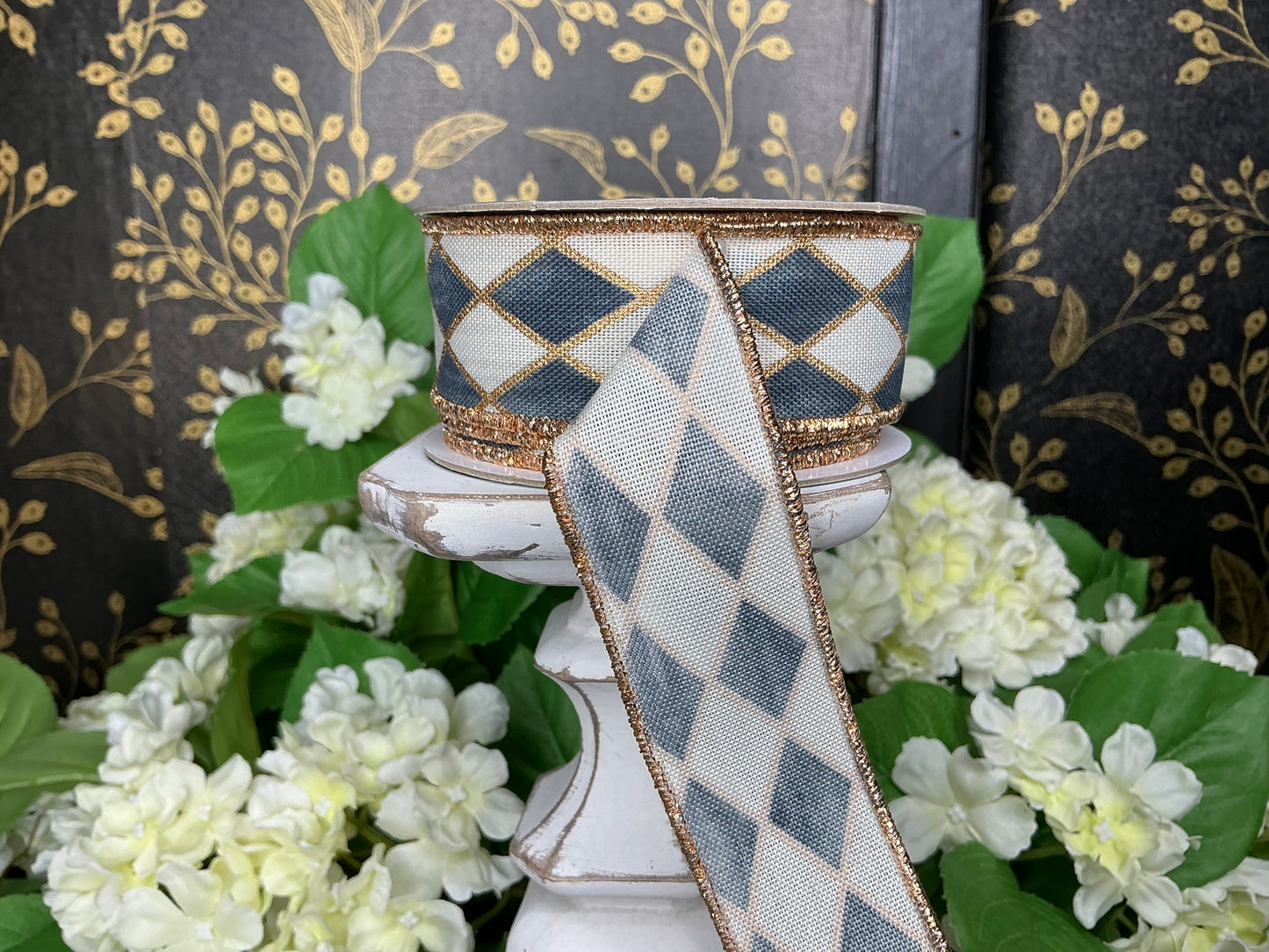 Antique Harlequin Ribbon