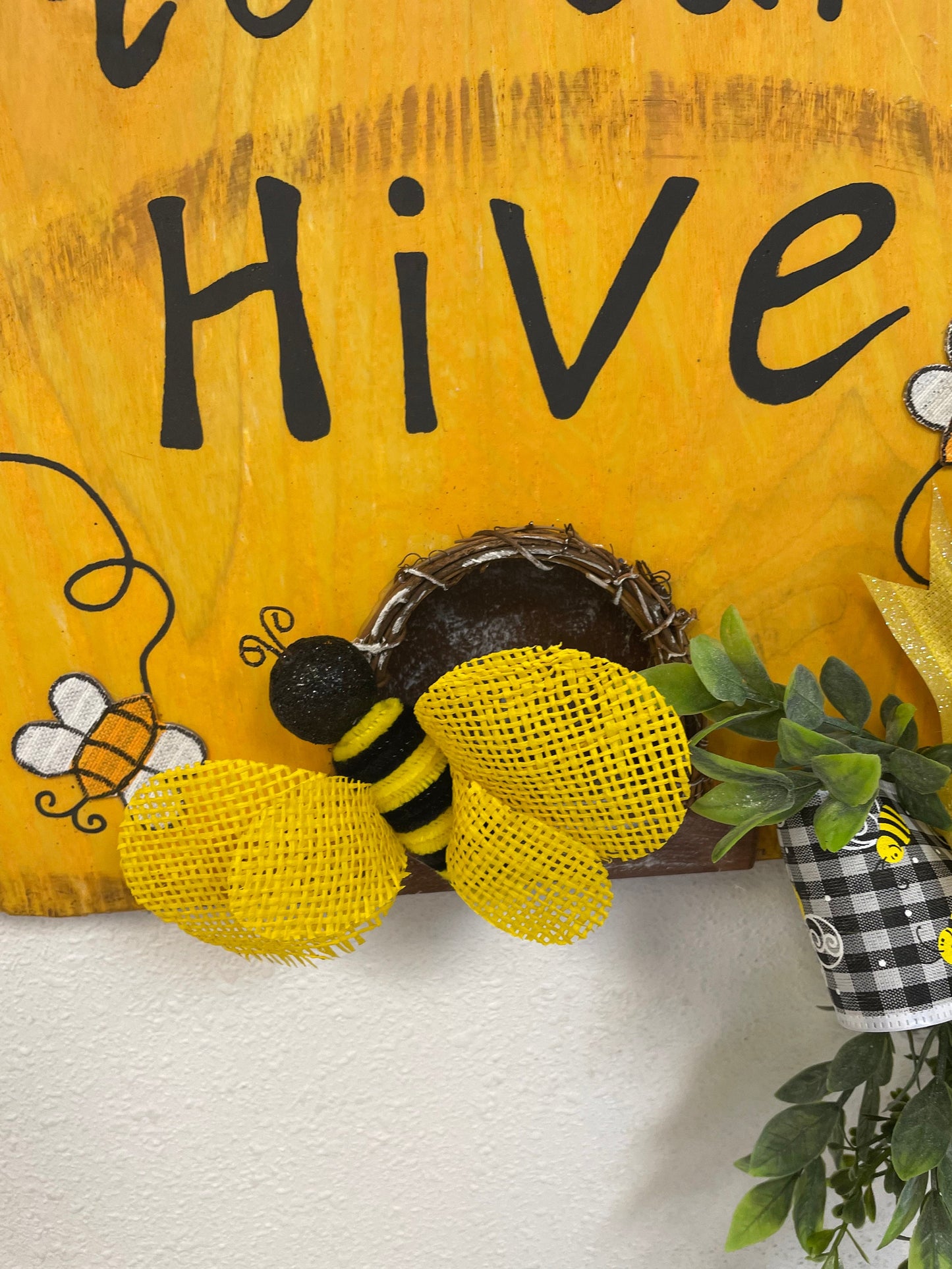 Everyday wreath, bee wreath, summer wreath, spring wreath, bee door hanger, summer door hanger, shipping included in price