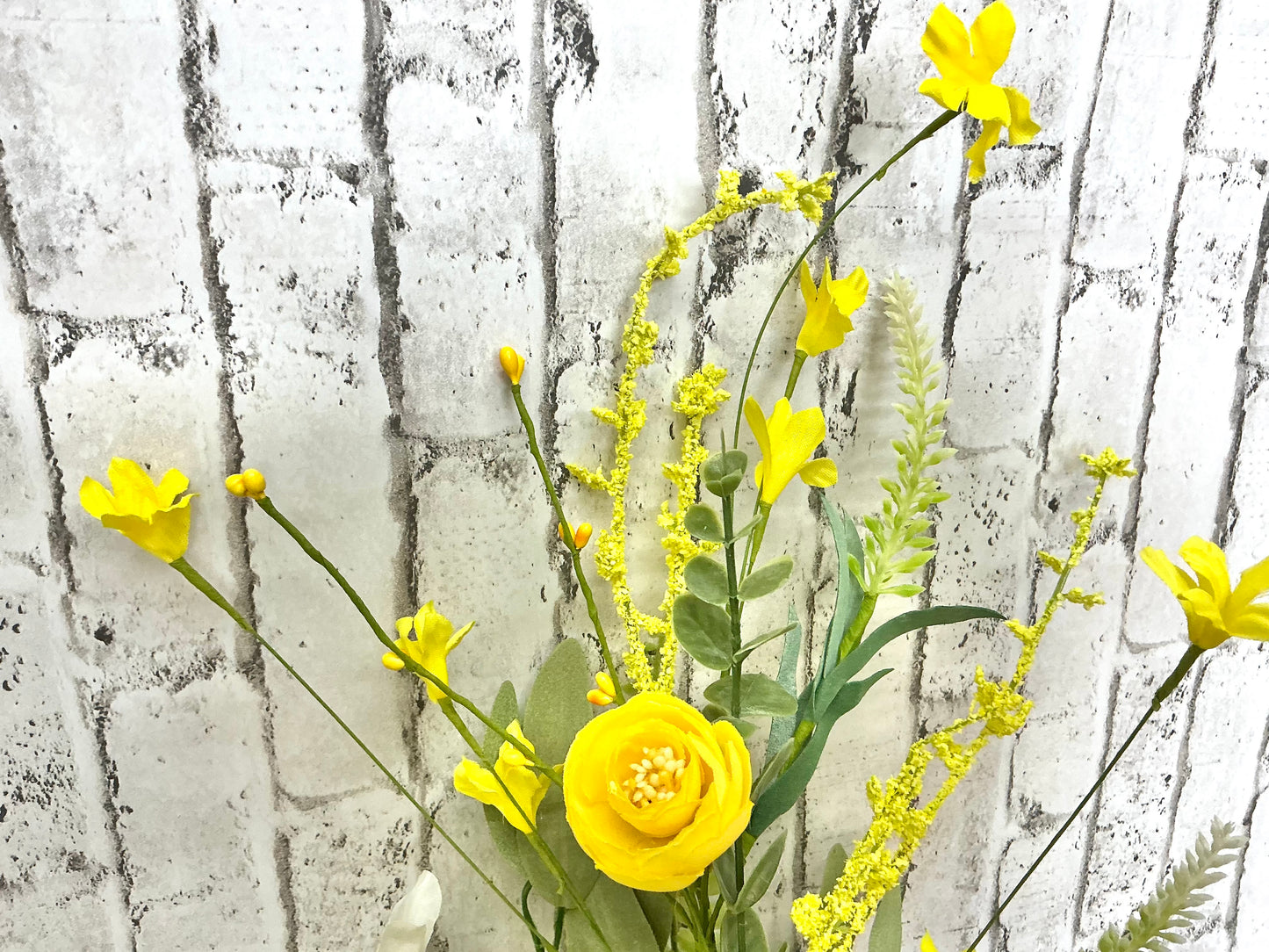 Yellow rose/hydrangea spray, FH814729