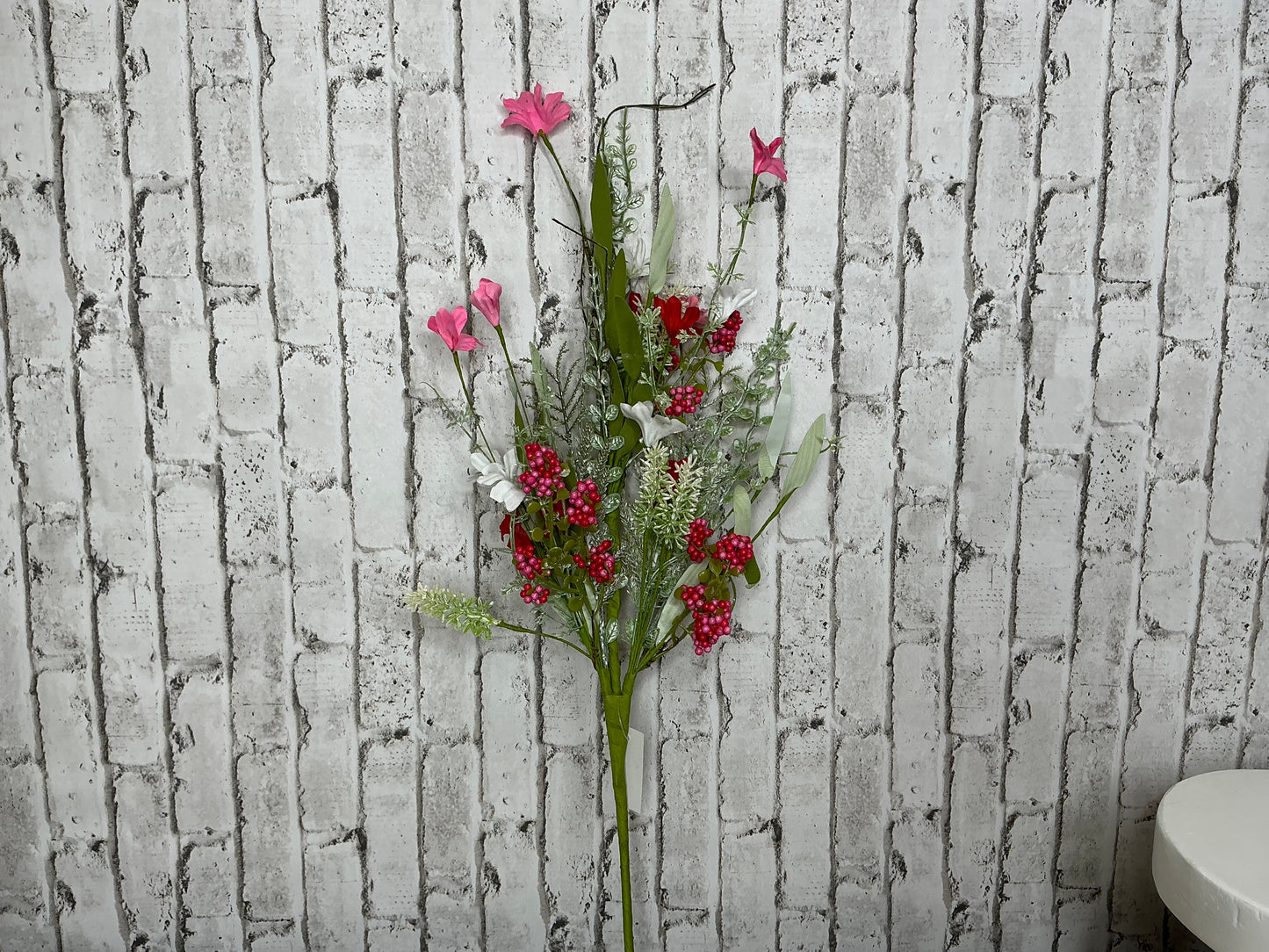 Filler flower with berries, Red/Pink/White, FH807174