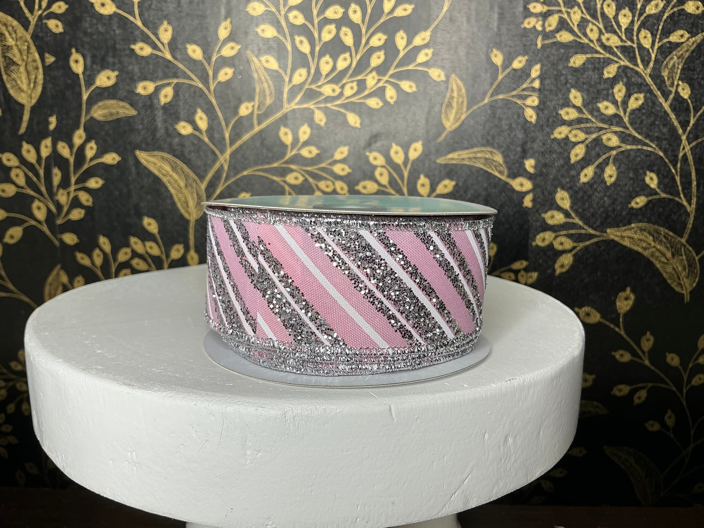 Pink/Silver Ribbon, RGE185215