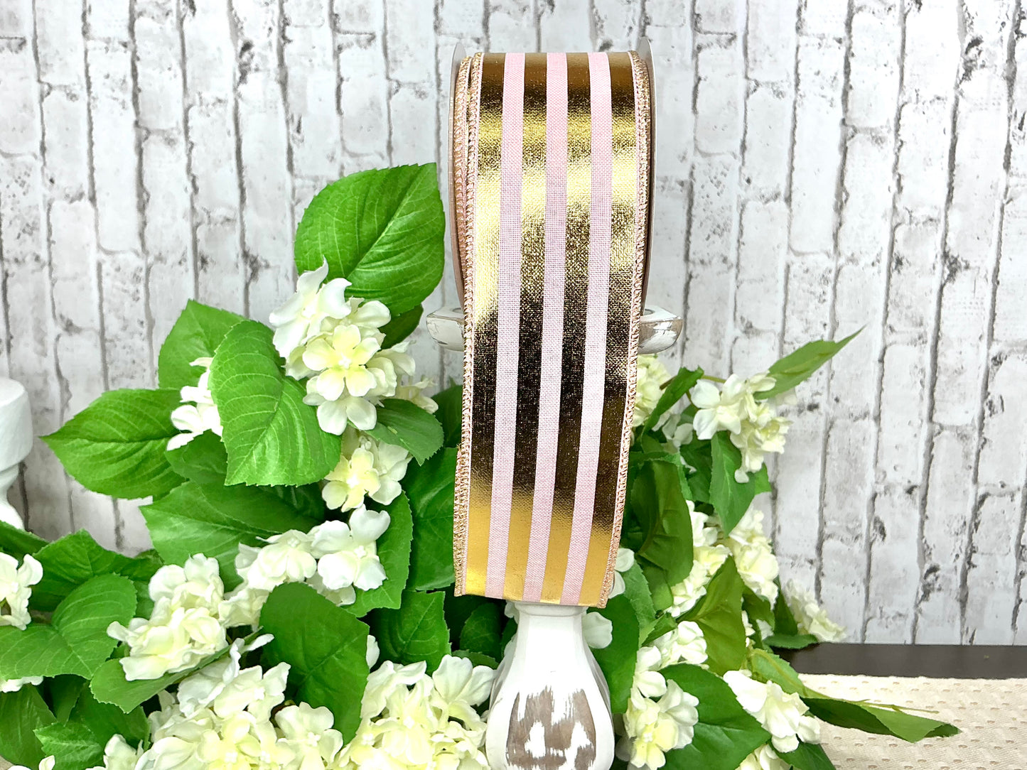 Pink and gold striped ribbon, RGE142915