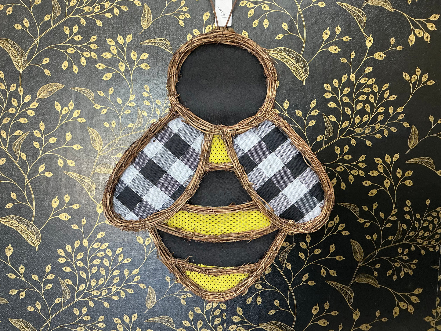 Bee - Grapevine Shape
