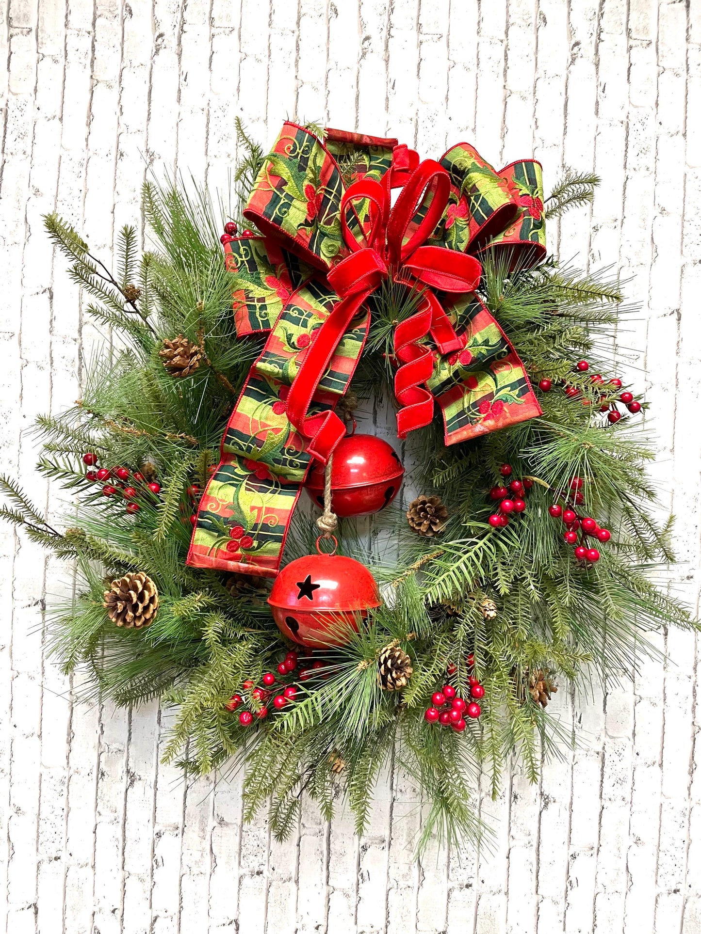 pine and cedar wreath, pine wreath, pine door decor, Christmas wreath, Christmas decor, all greenery Christmas wreath, shipping included