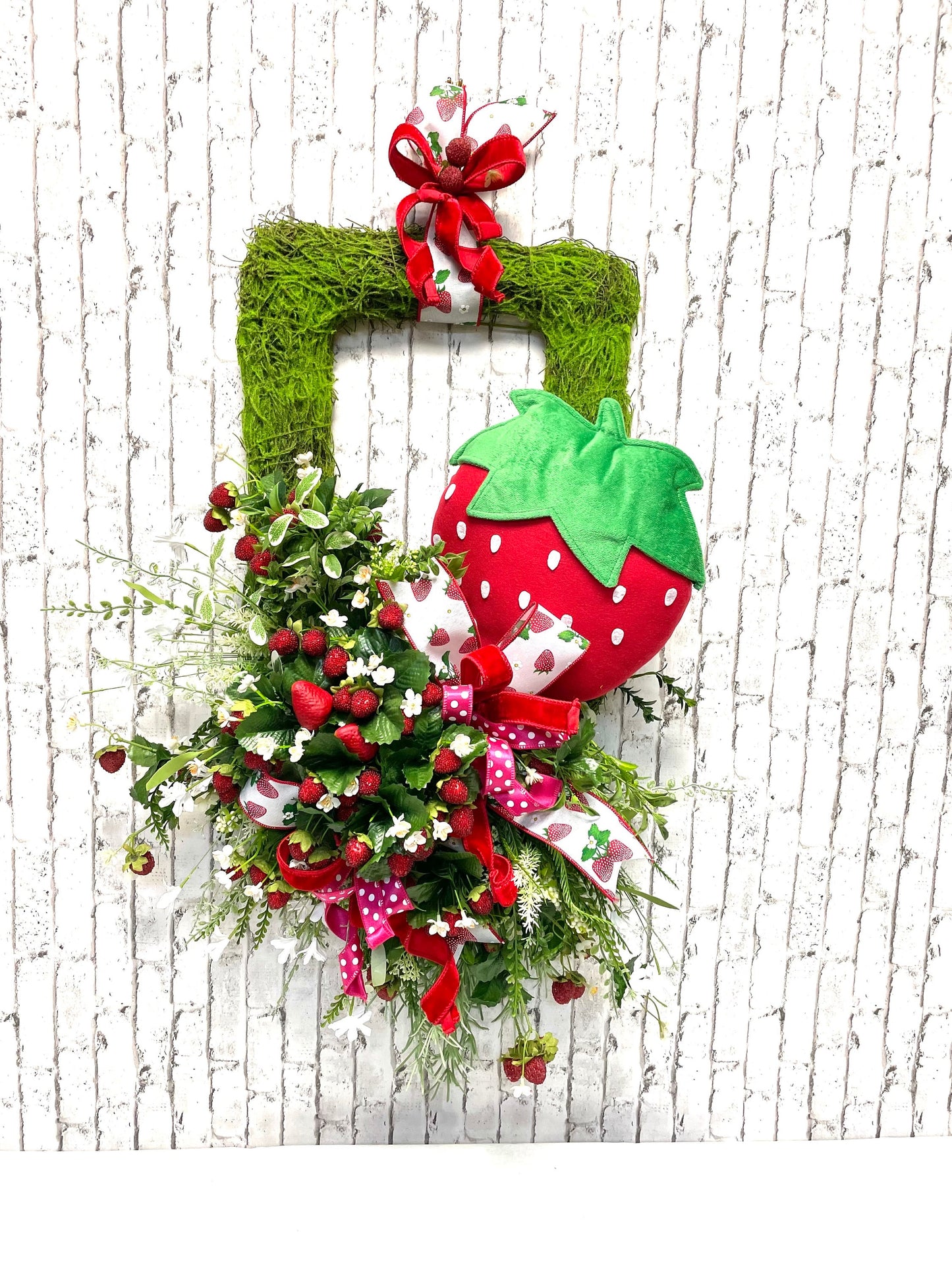 strawberry wreath, strawberry decor, spring wreath, spring door decor, summer door decor, strawberry patch wreath, shipping included