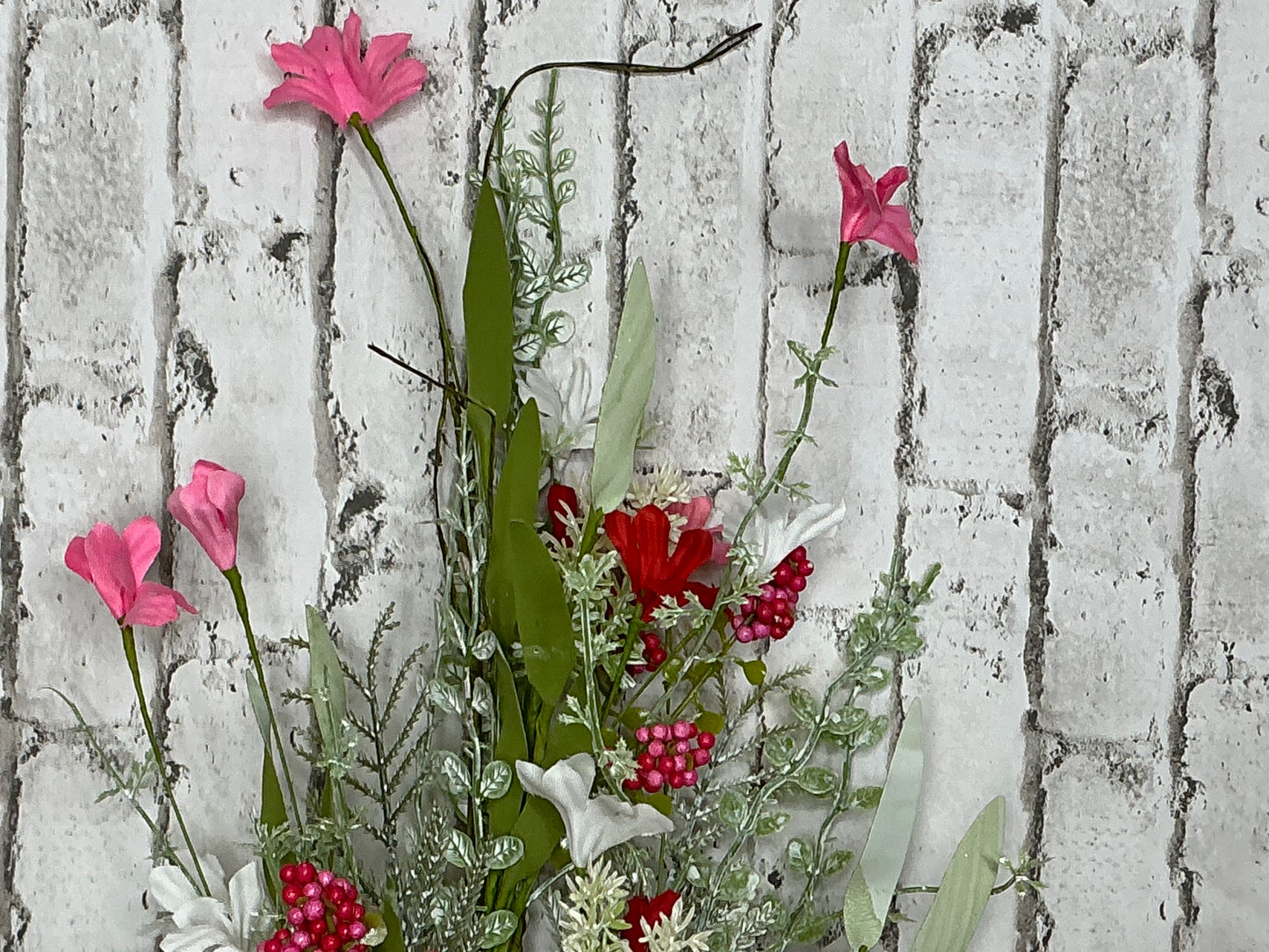 Filler flower with berries, Red/Pink/White, FH807174