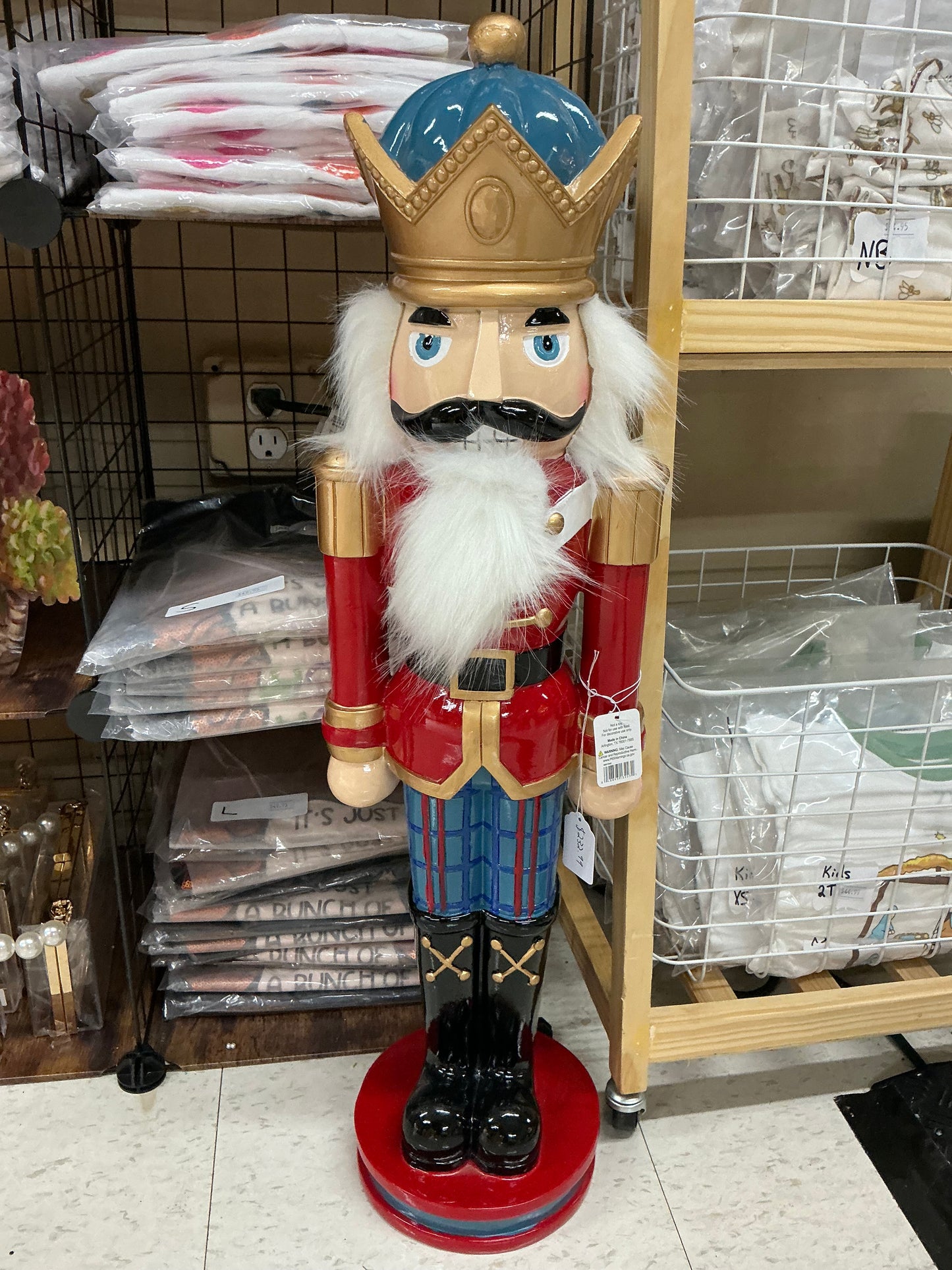 Nutcrackers with plaid Pants, 4001642