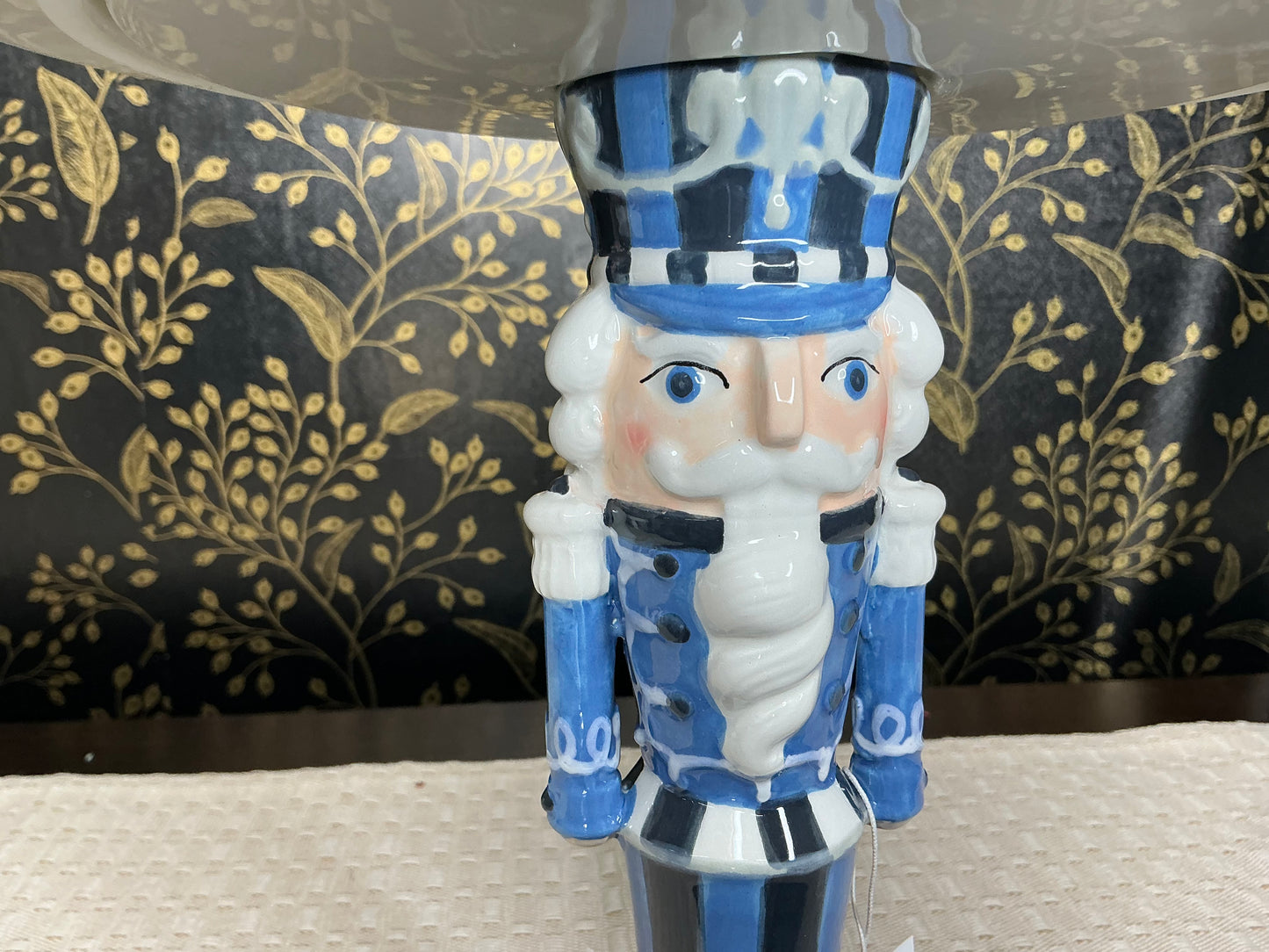 Blue nutcracker server, December diamonds, 29-30235