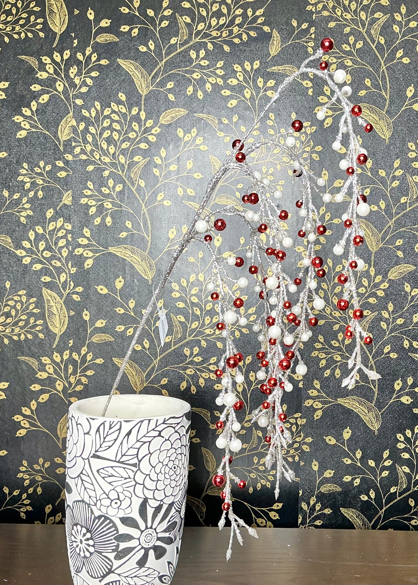 Hanging Berry Branch, 91112