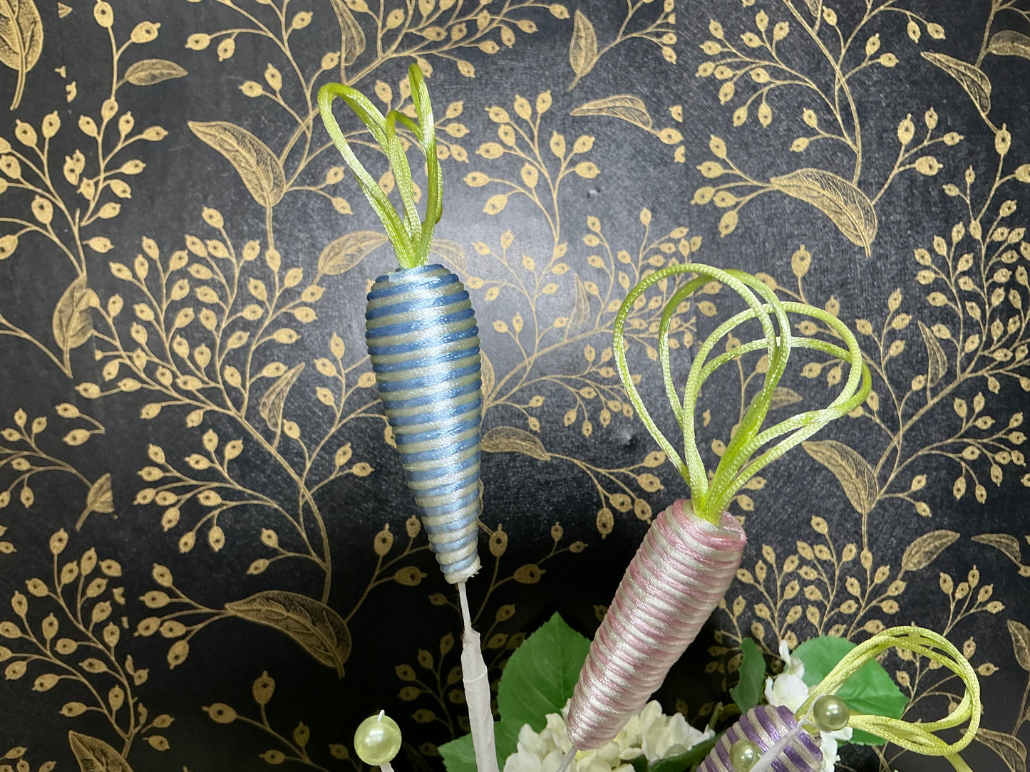 Satin Carrot with pearl Spray, MT26875