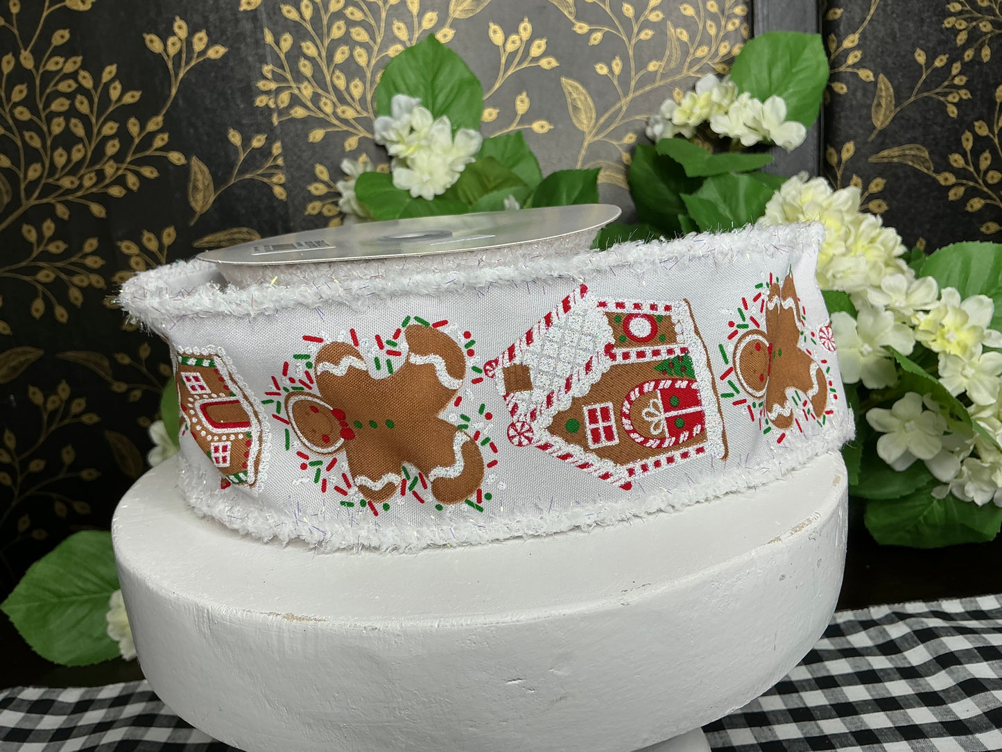 Gingerbread House Ribbon with drift