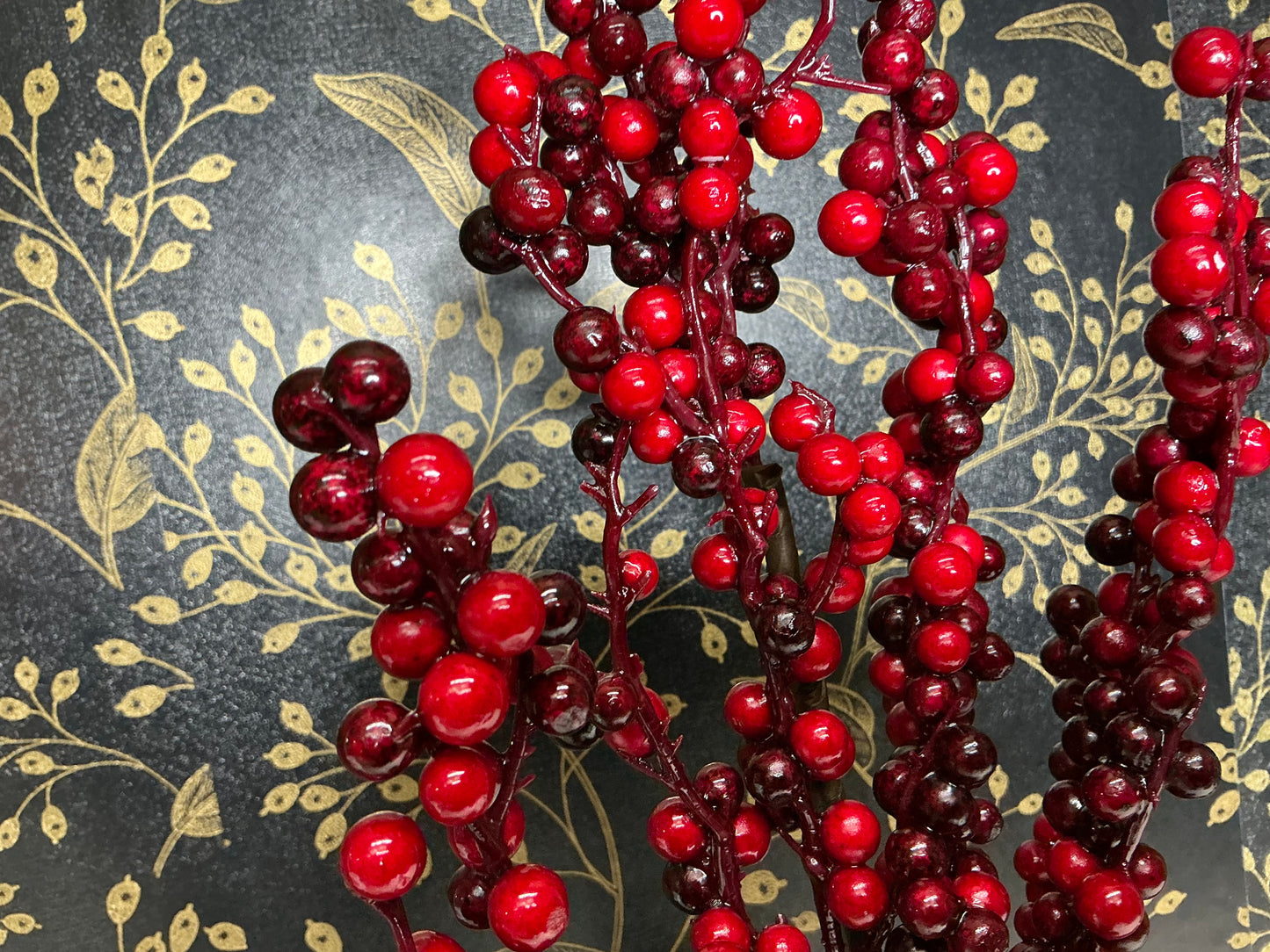 Red berry branch, F4525030