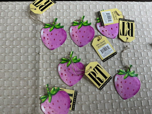 Strawberry magnet - Round Top collection