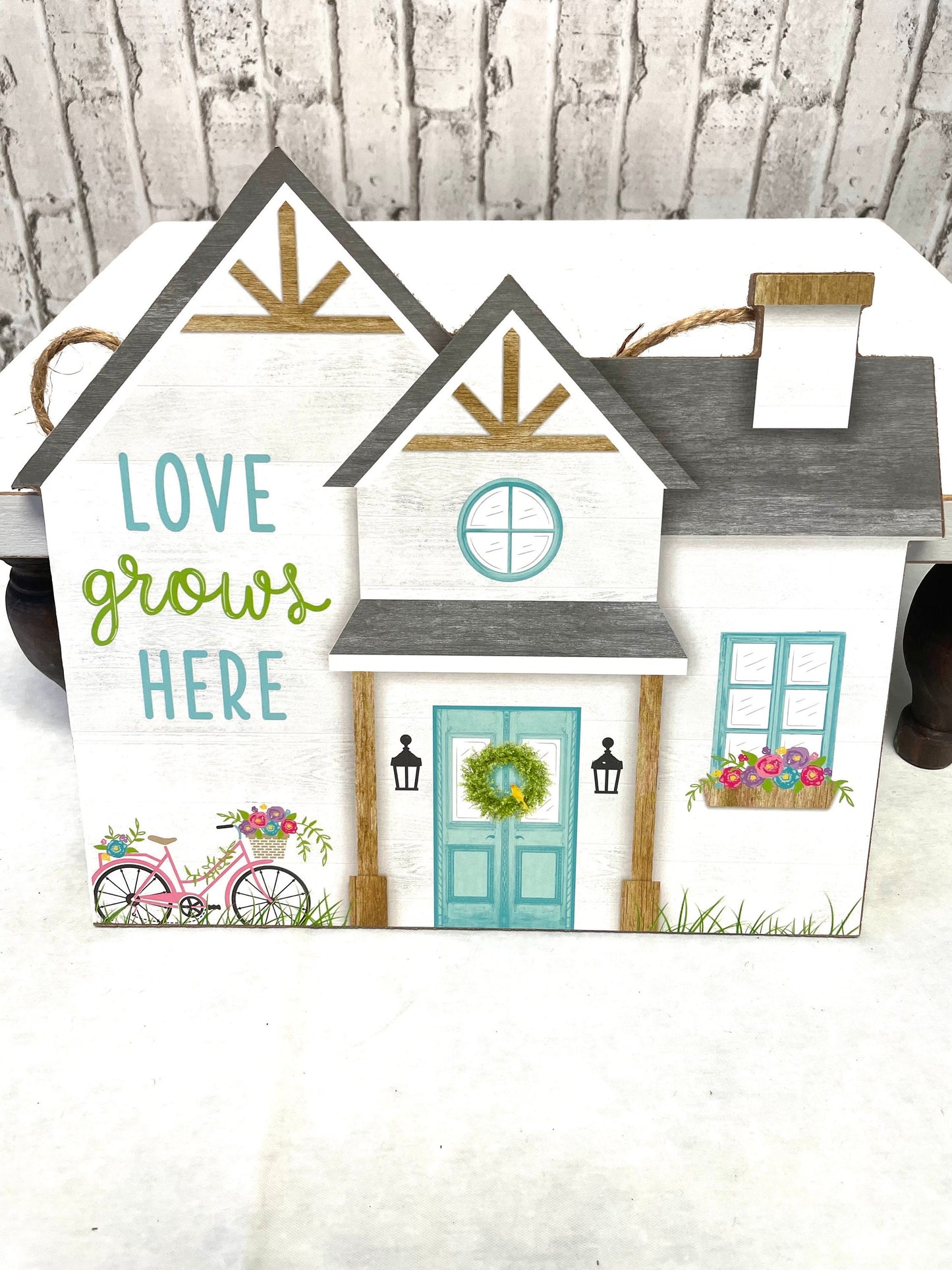 AP7088, love grows here wreath sign