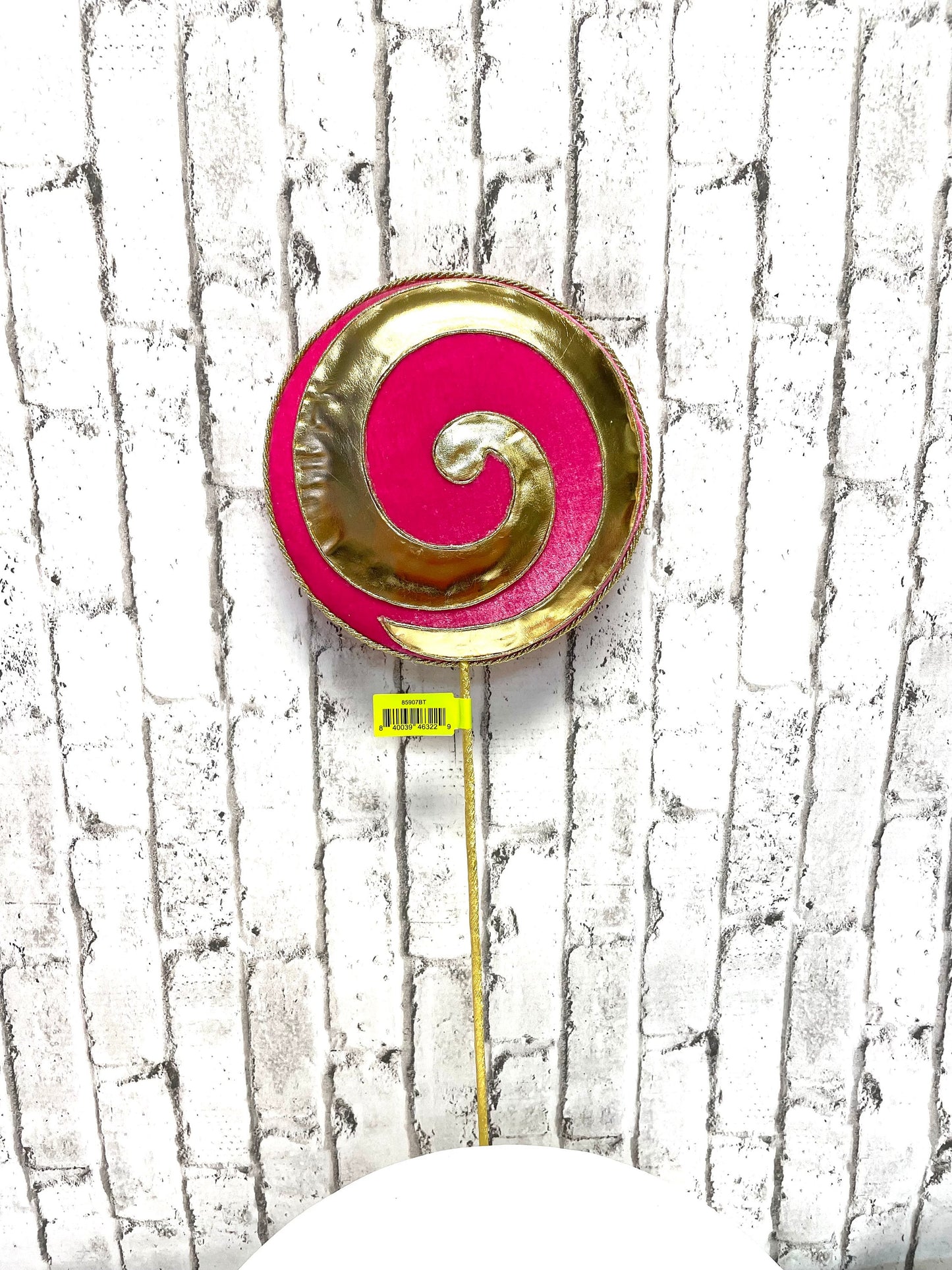 pink golden lollipop spray