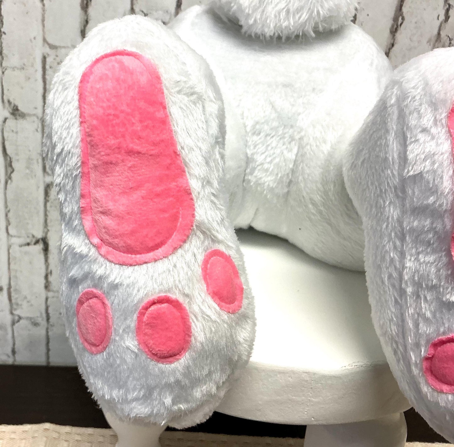 White Bunny Butt with Pink Feet and 2 Ears, 25”x12”, HE7115