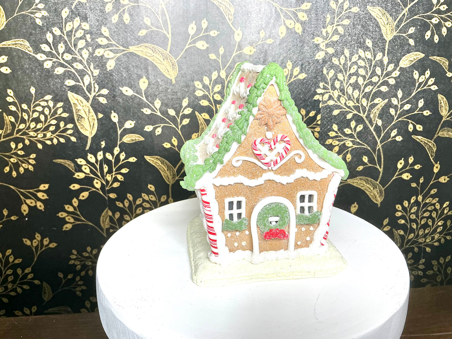 Lighted Gingerbread house, 4116428
