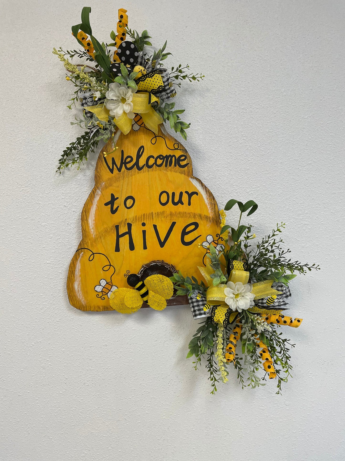 Everyday wreath, bee wreath, summer wreath, spring wreath, bee door hanger, summer door hanger, shipping included in price