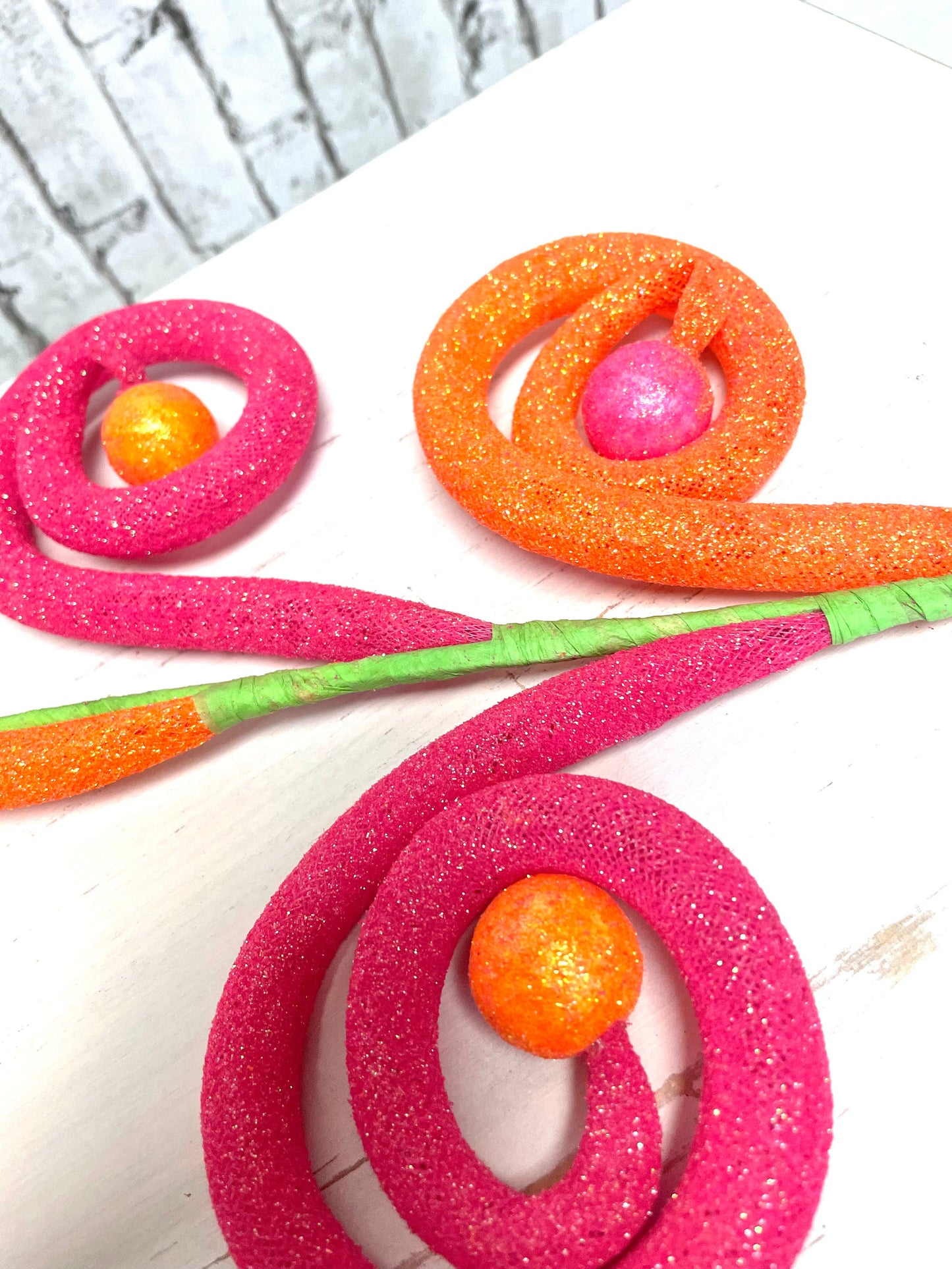 Hot pink and orange curly ball spray, 63440BTOR, spring curly ball spray, Easter curly ball spray, summer curly ball spray, Halloween spray