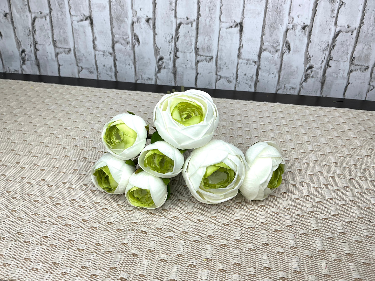 Real Touch Ranunculus Bundle, F4402008