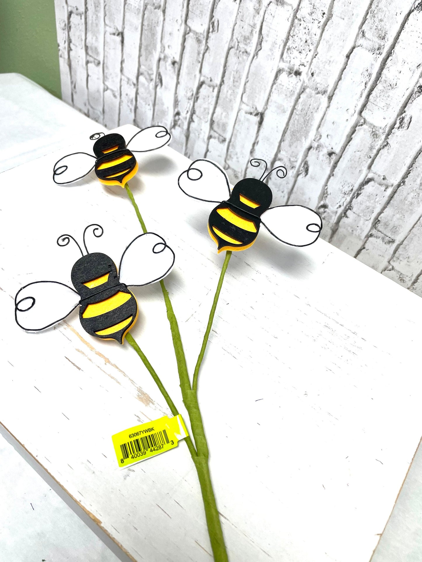 Bee spray, bumble bee spray, bee pick, bumble bee pick, spring bee spray, summer bee spray, 63067YWBK