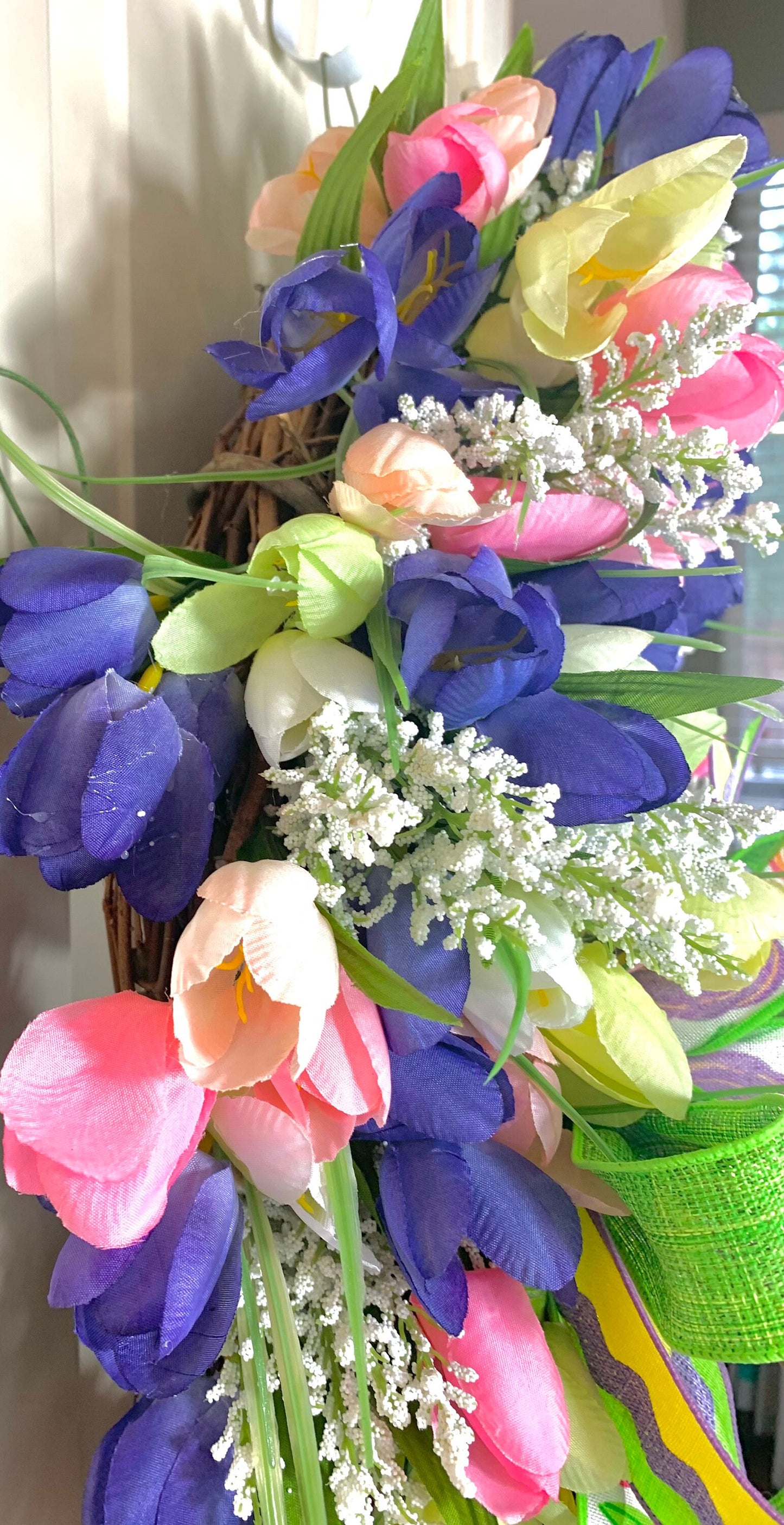 Tulip wreath, spring tulip wreath, summer tulip wreath, spring wreaths, summer wreaths, tulip door hanger, shippping included