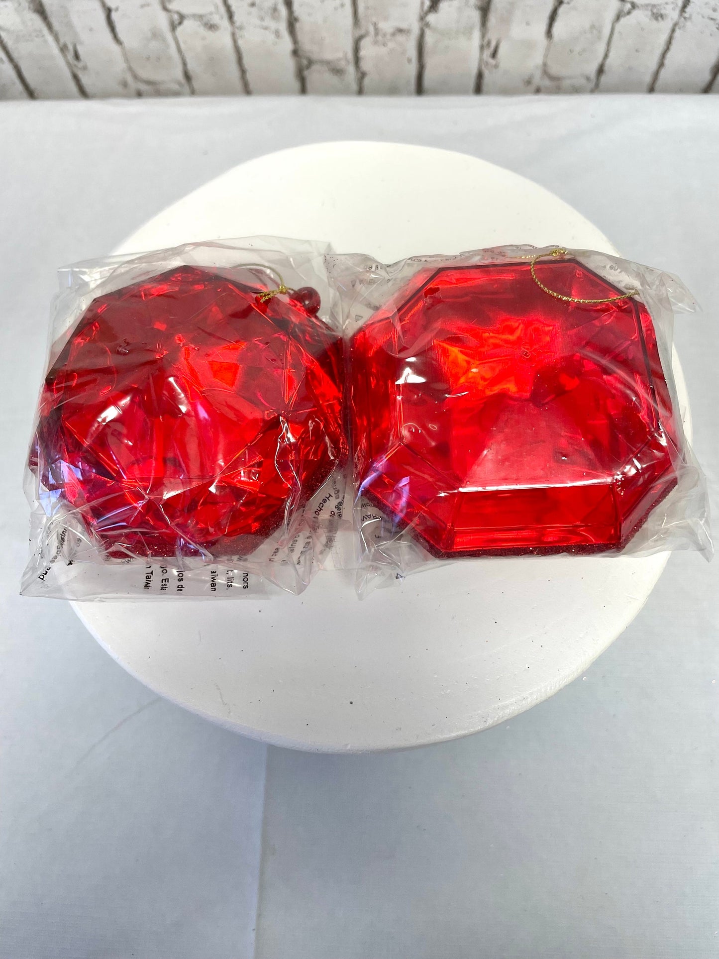 4 inch 2 pack red square/ round jewels, MTX67413, 4 inch red gems, 2 pack 4 inch jewels
