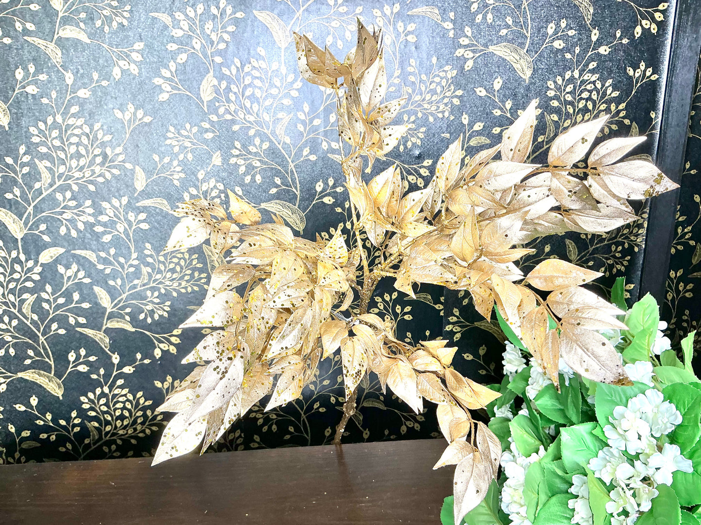 Glitter Ruscus Stem, MTX75572