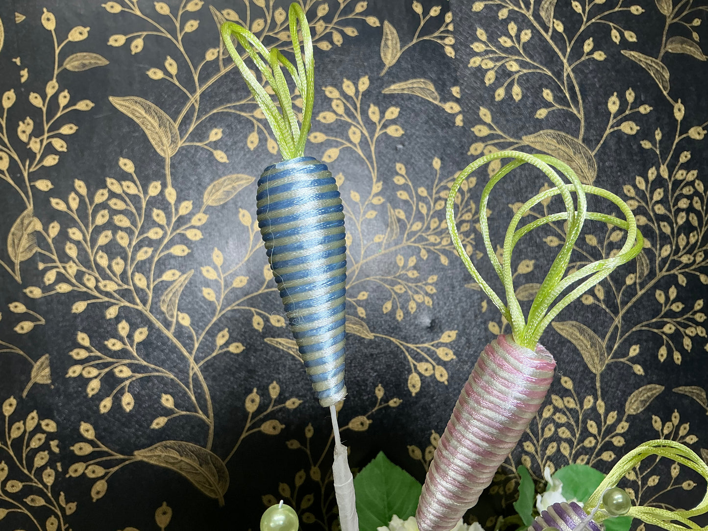 Satin Carrot with pearl Spray, MT26875