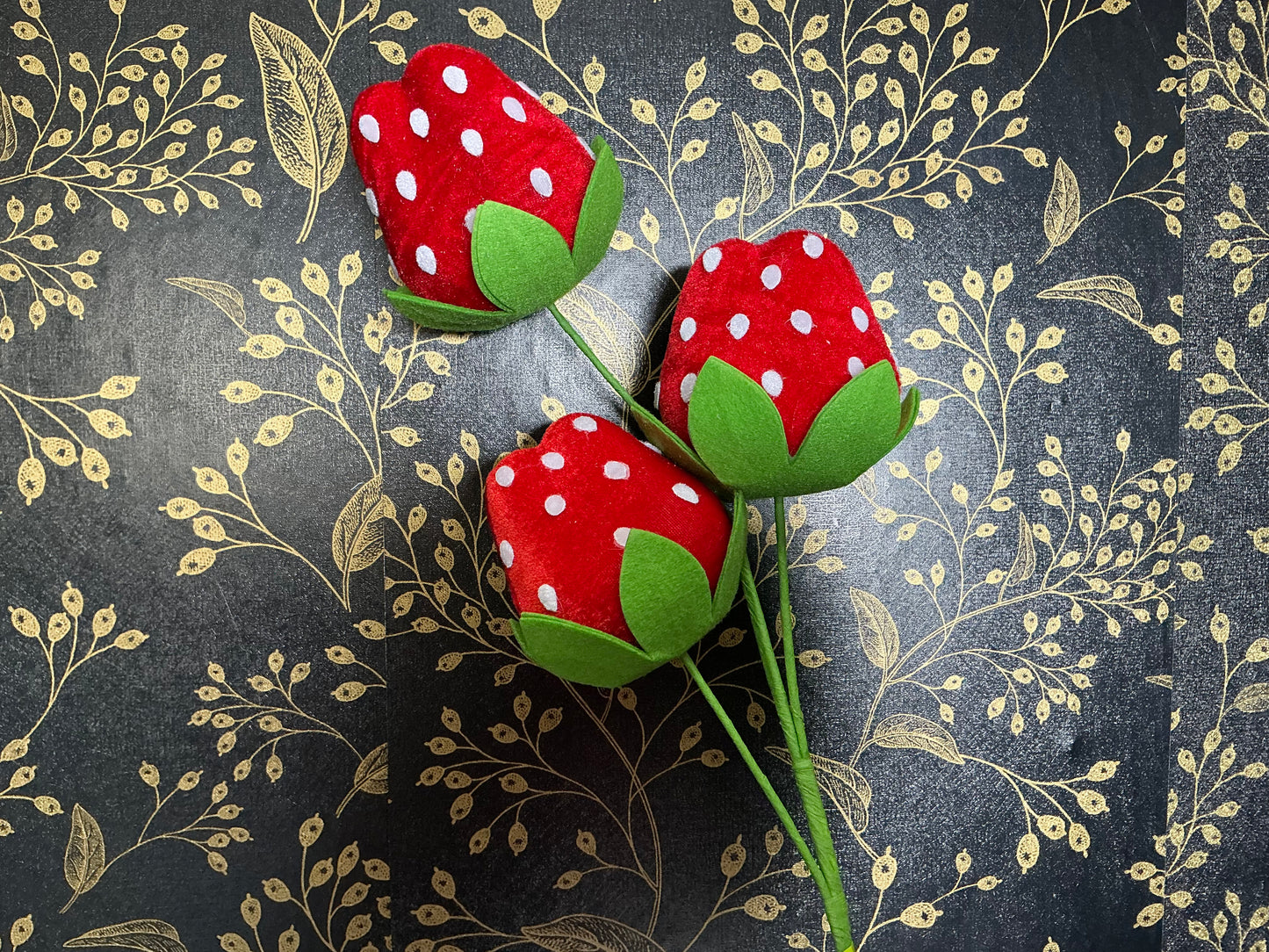 Strawberry pick - 63909RD
