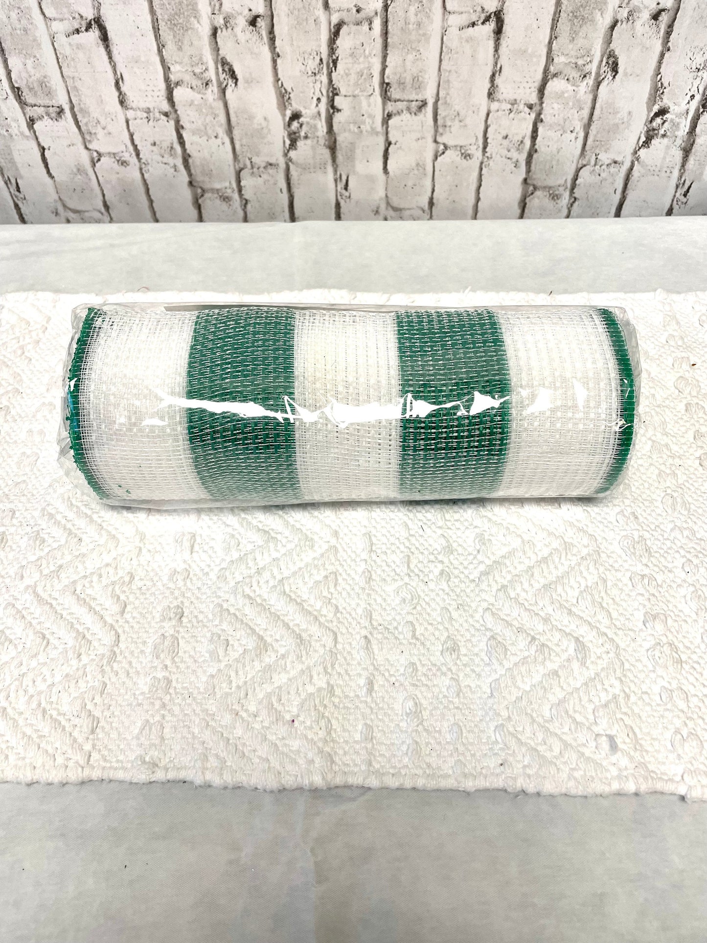Emerald and white wide stripe mesh, RY8314M6, green and white stripe mesh, green mesh, white mesh, Christmas mesh,