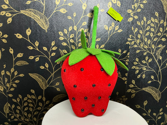 Strawberry attachment w/black seeds - 63912RD