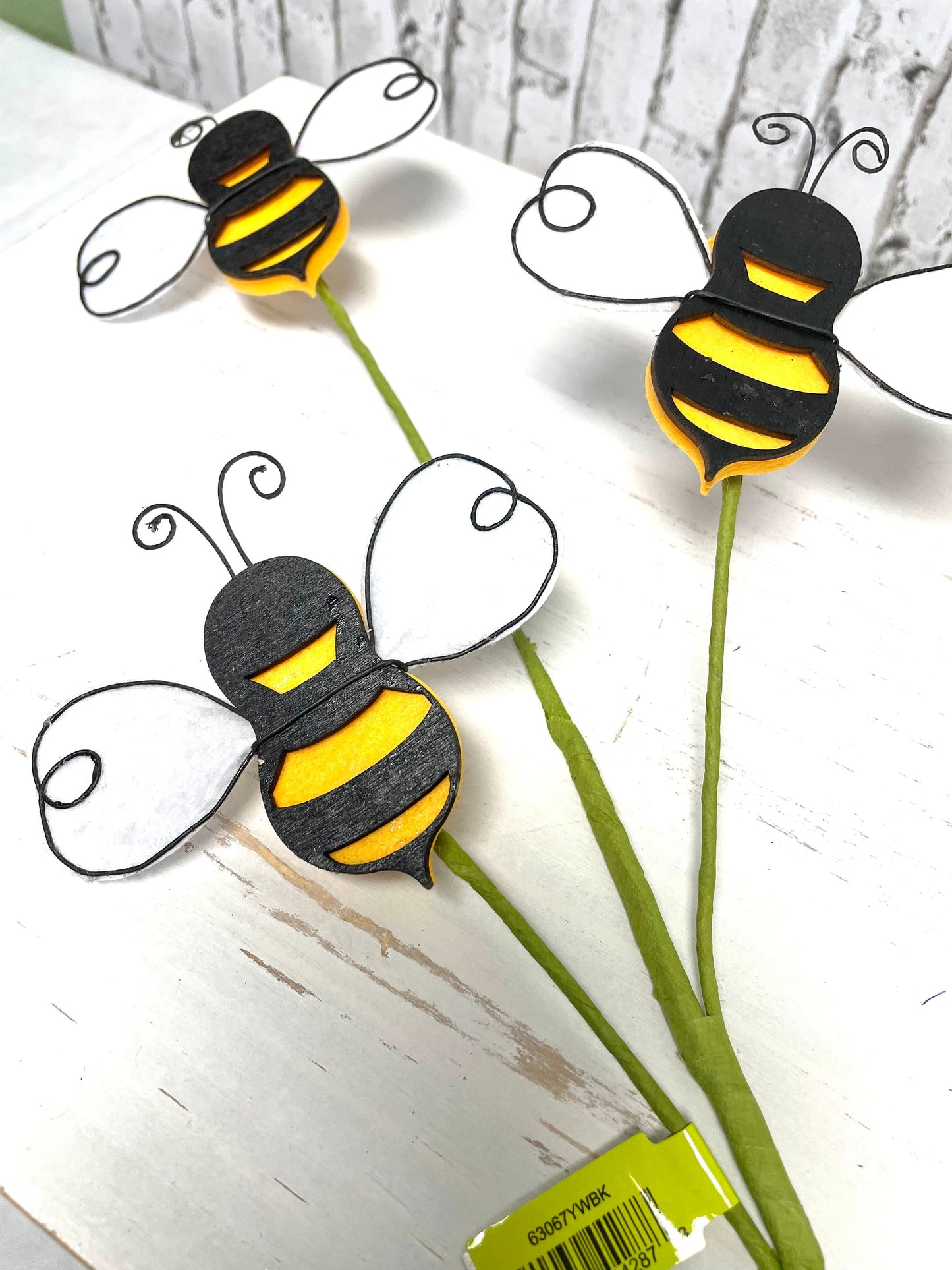 Bee spray, bumble bee spray, bee pick, bumble bee pick, spring bee spray, summer bee spray, 63067YWBK