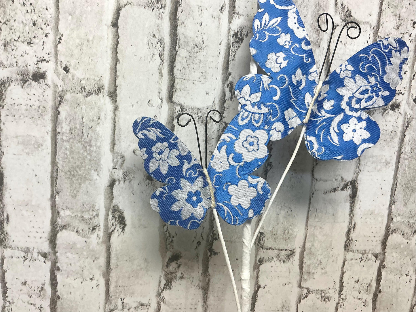 Blue and White Butterly spray, MT25905