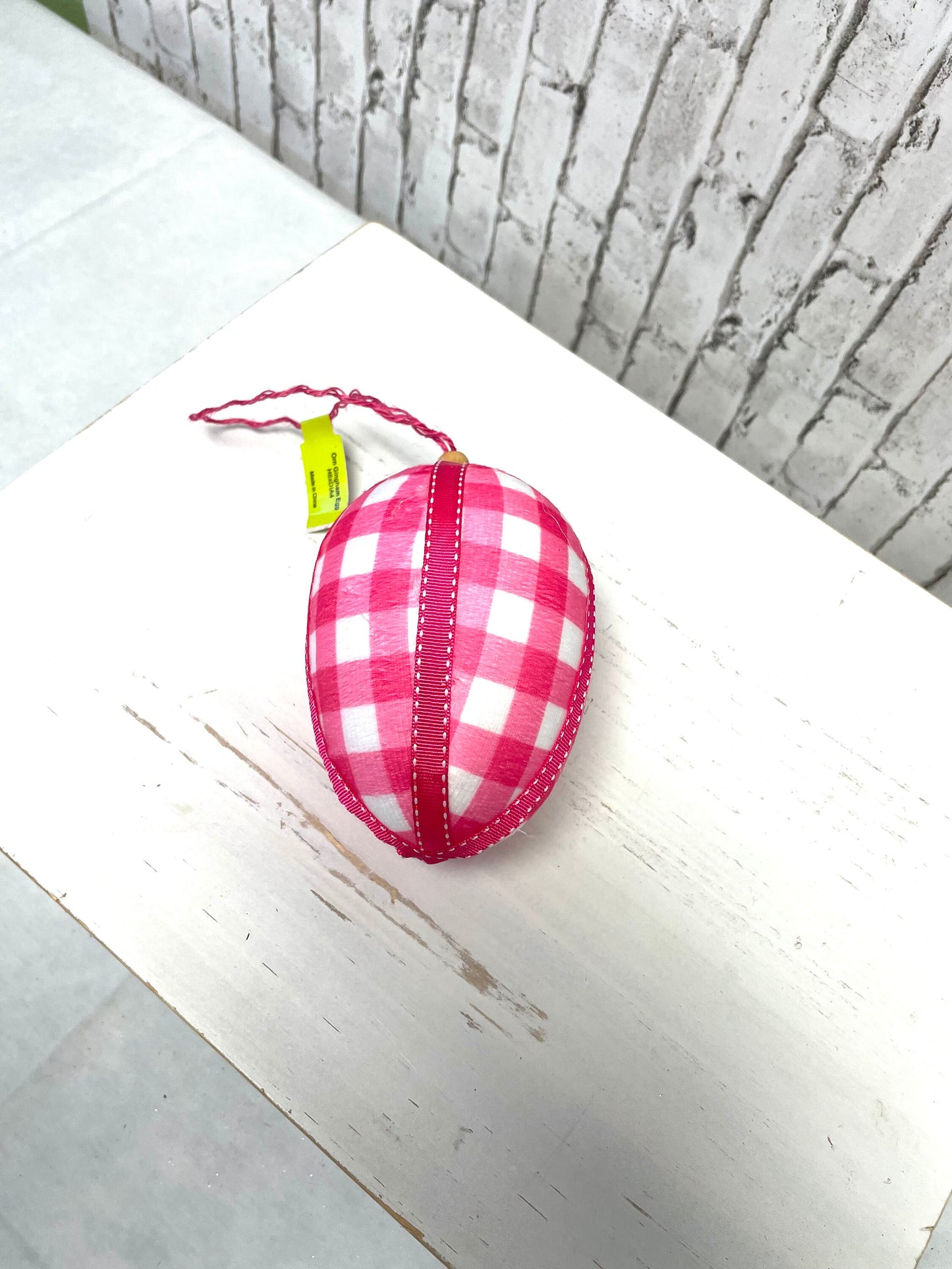 Gingham hot pink orn egg
