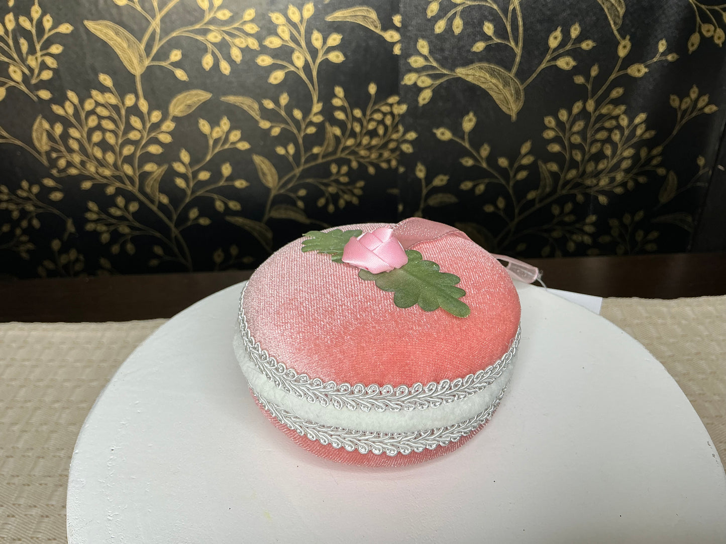 Pink macaron, December diamonds, 08-00209