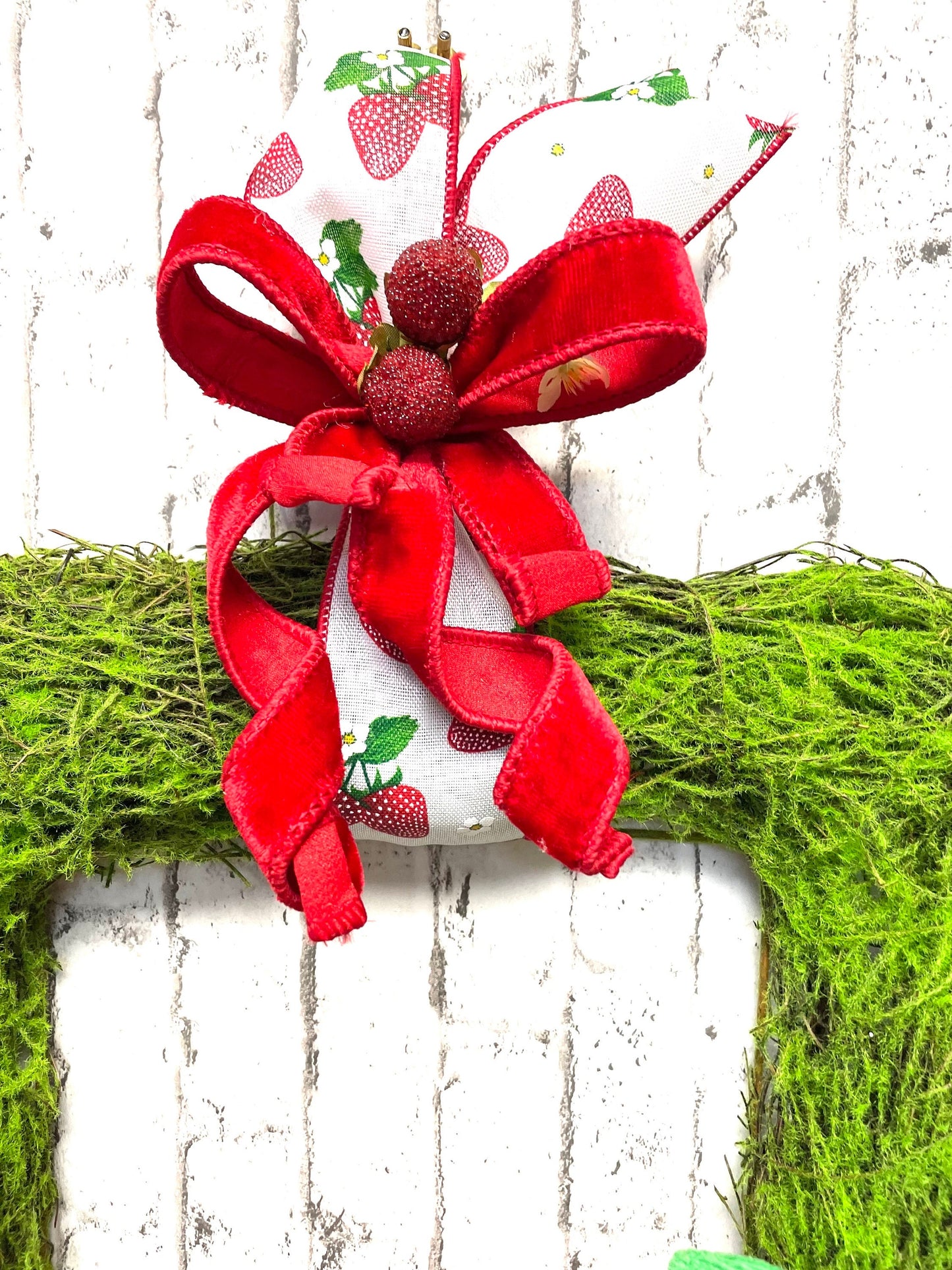 strawberry wreath, strawberry decor, spring wreath, spring door decor, summer door decor, strawberry patch wreath, shipping included