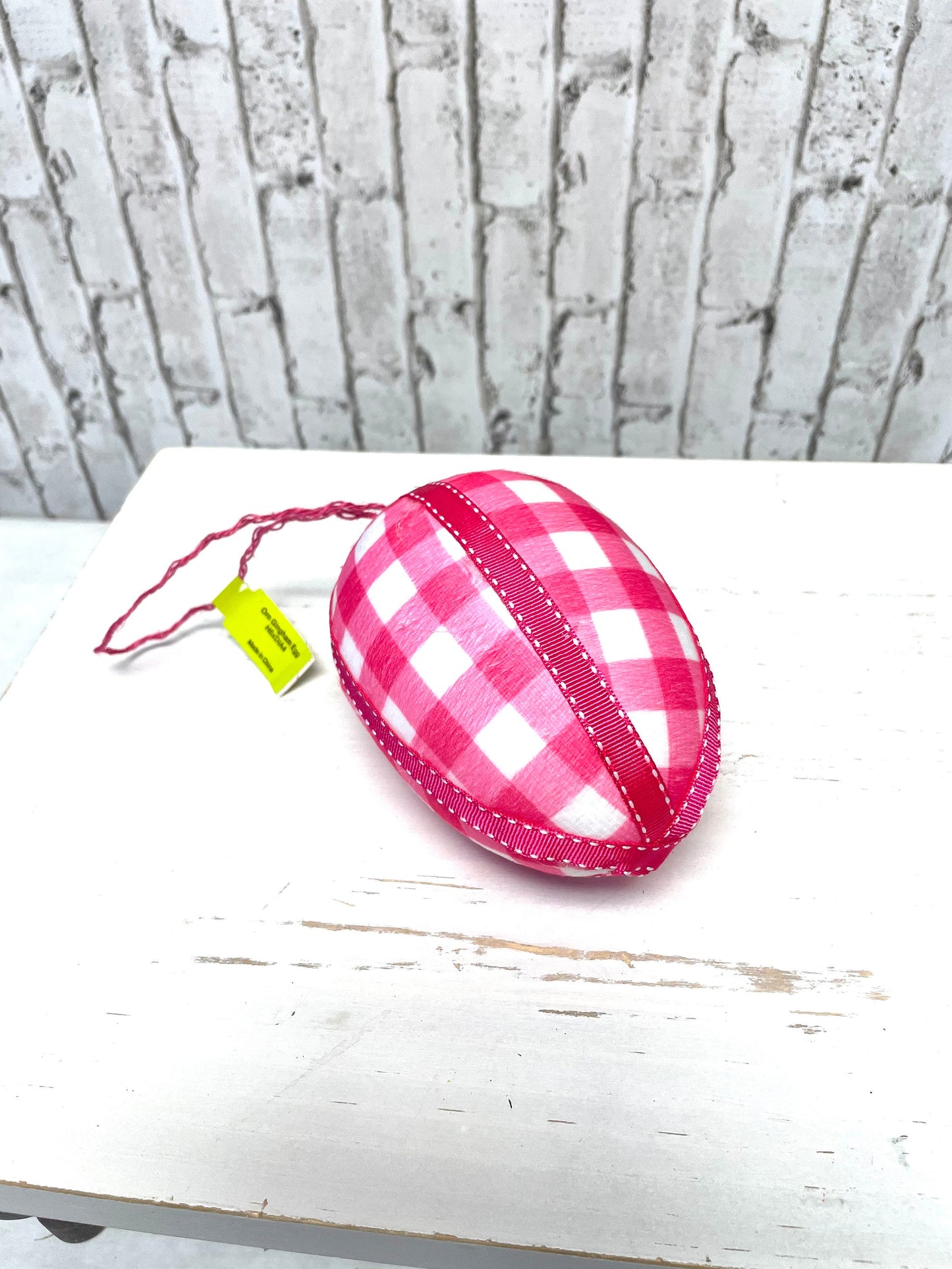 Gingham hot pink orn egg