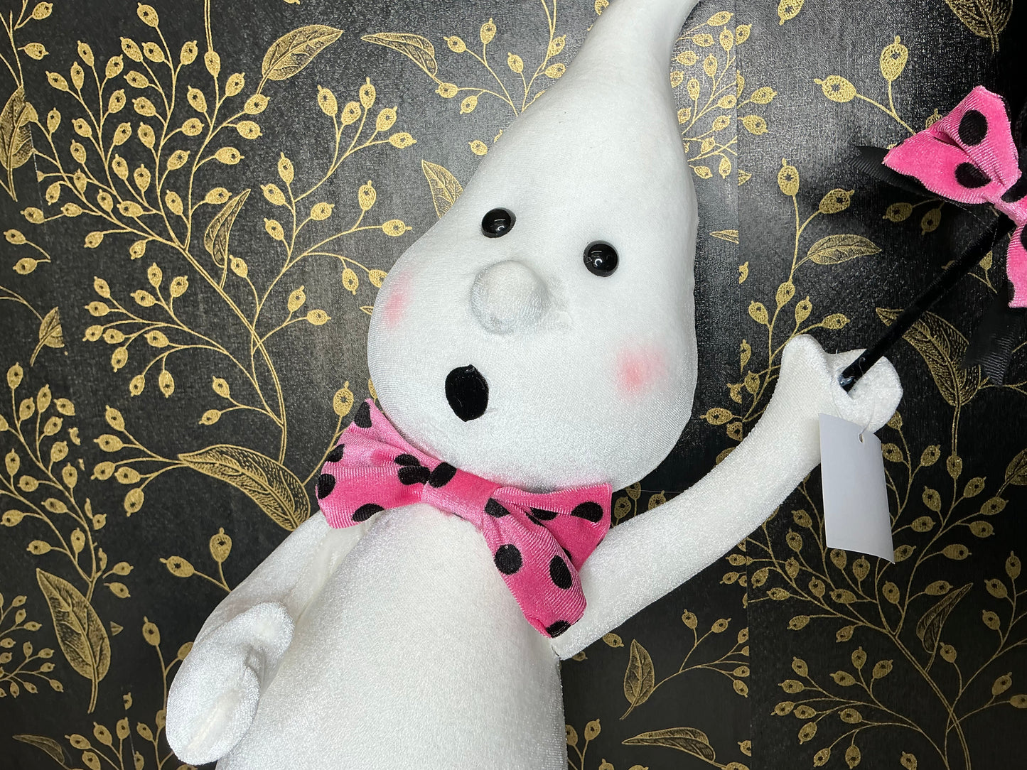 Ghost with balloon, December diamonds, 08-00144