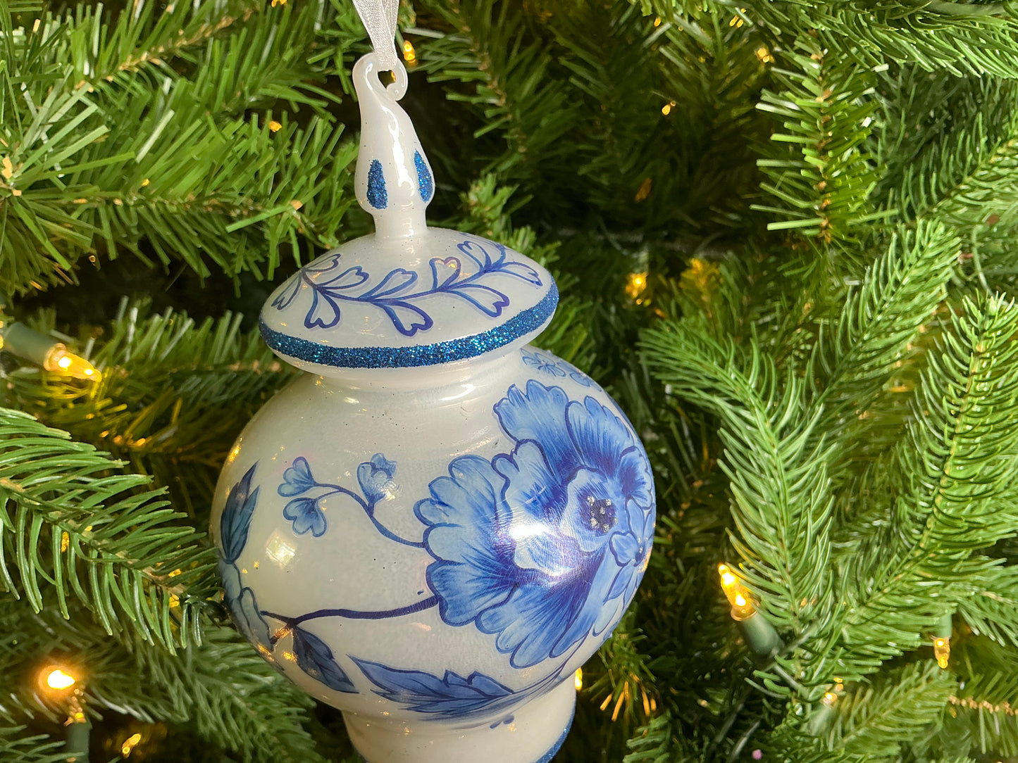 Chinoserie Urn Ornament